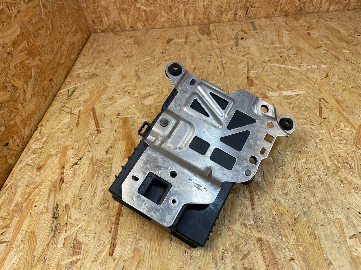 Akun kiinnike Ford Focus Mk4 image 7