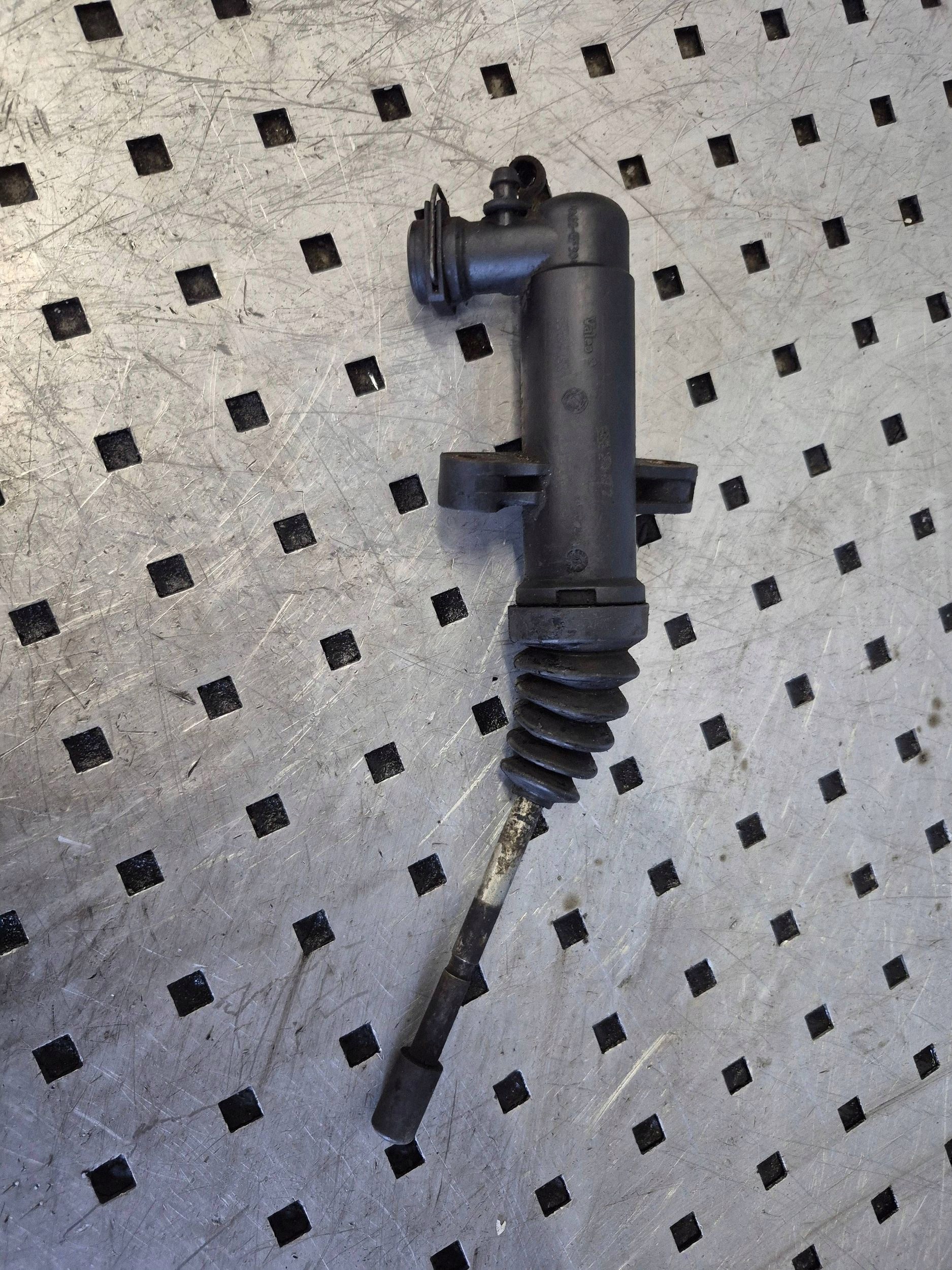 Kytkyn sylinteri OEM 55199056 Peugeot Boxer 2.8L image 2