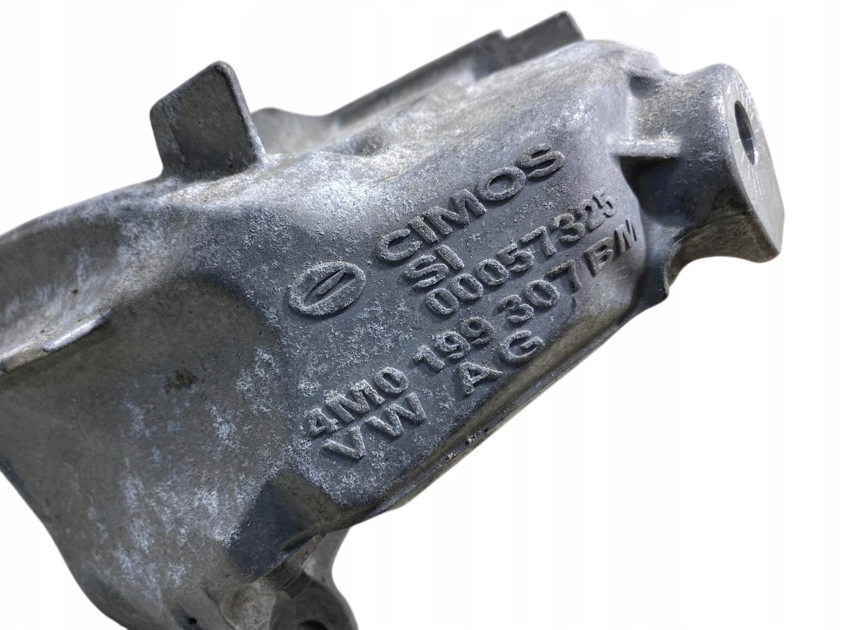 Support moteur gauche Audi A5 F5 4M0199869AM image 3