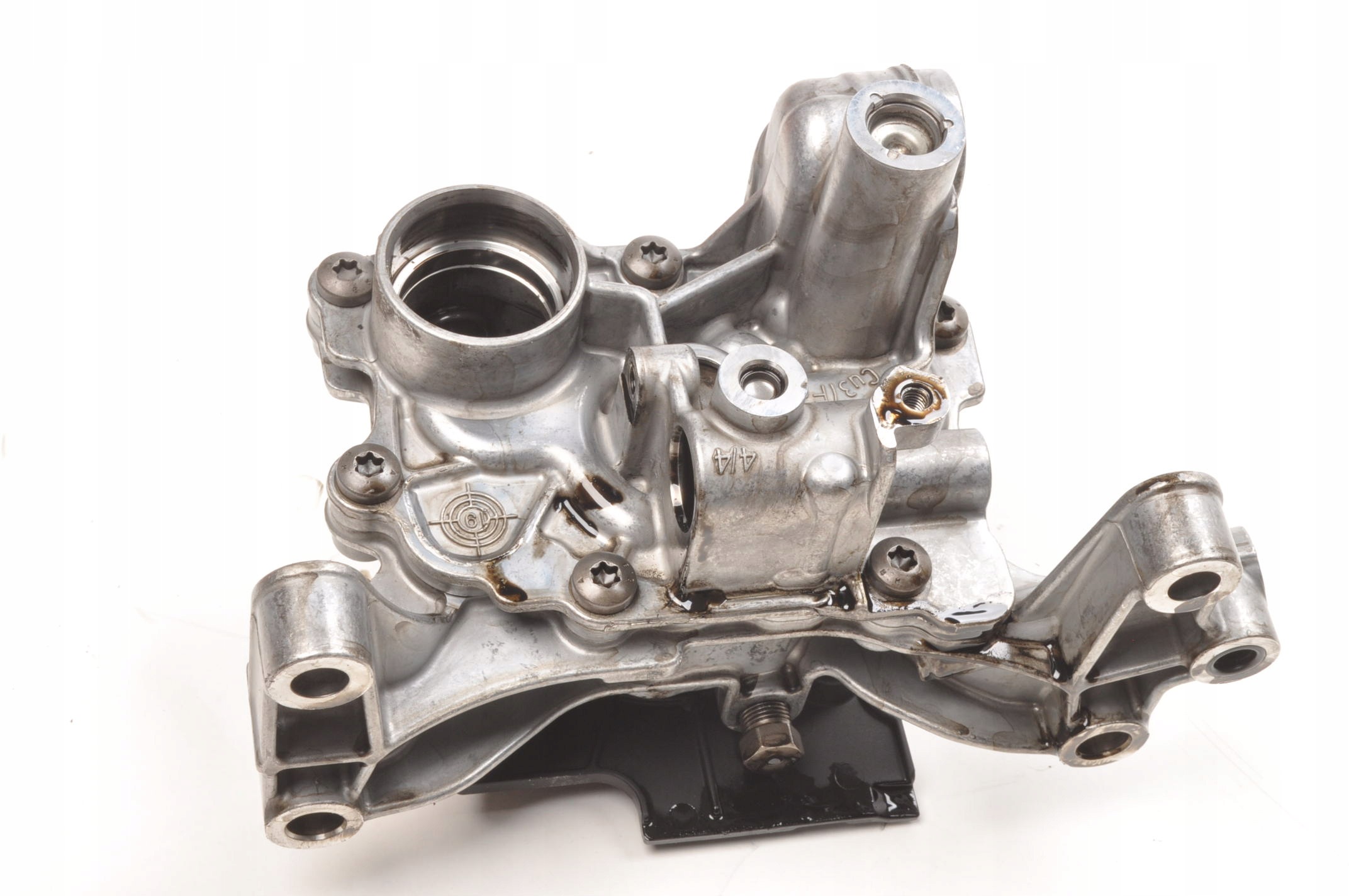 Pompe à huile d'occasion OEM 31670241 pour Volvo D3 D4 D5 image 4