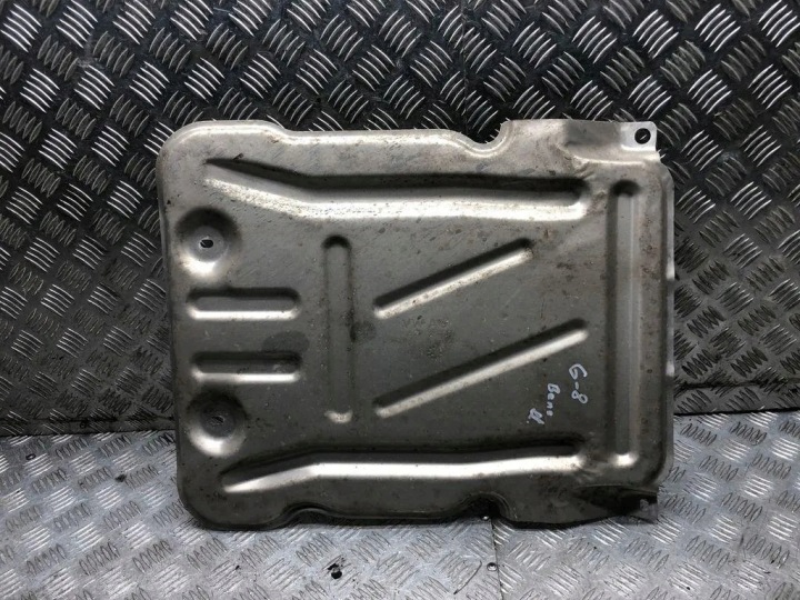 VW:n moottorinsuojus 5Q0825230K 1.5L bensiini 2025