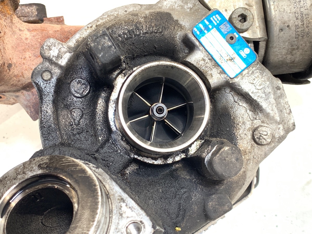 Gebrauchter Turbolader OEM 03L253056T für Skoda Superb II image 4