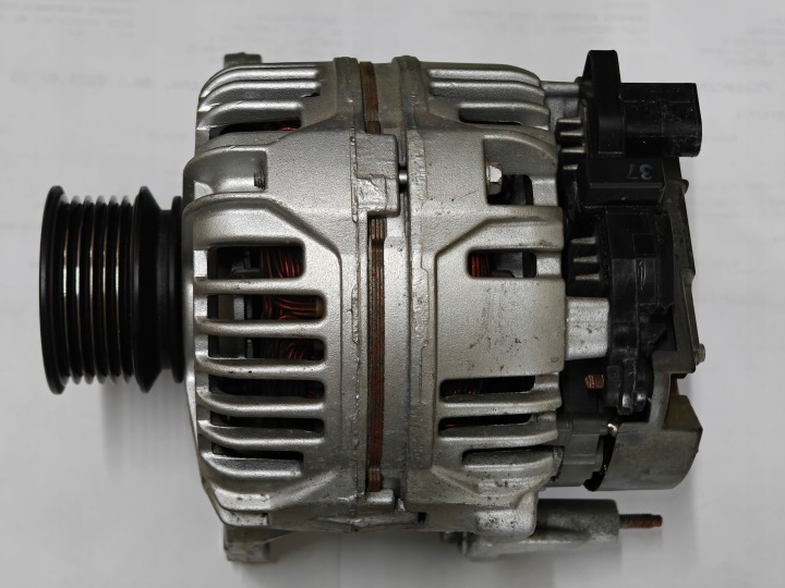 Generator VW Golf IV 1,4 B 037903025E
