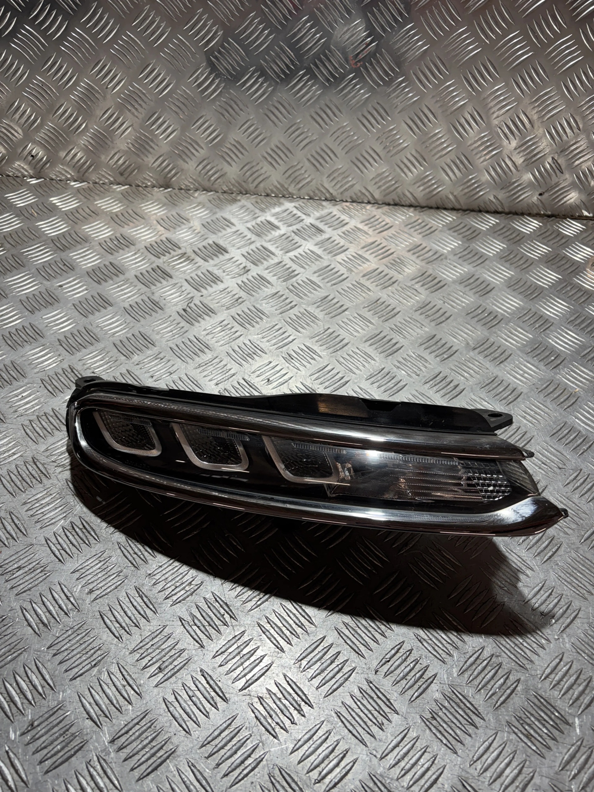 Farol LED direito OEM 9820877880 para Citroen C3 III image 2