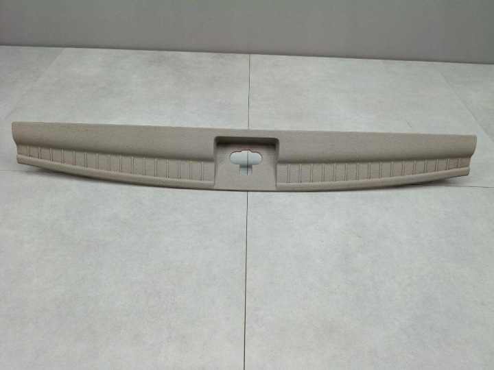 Jeep Commander XK 05-10 Tailgate Sill Cover 5JP16BD1AE