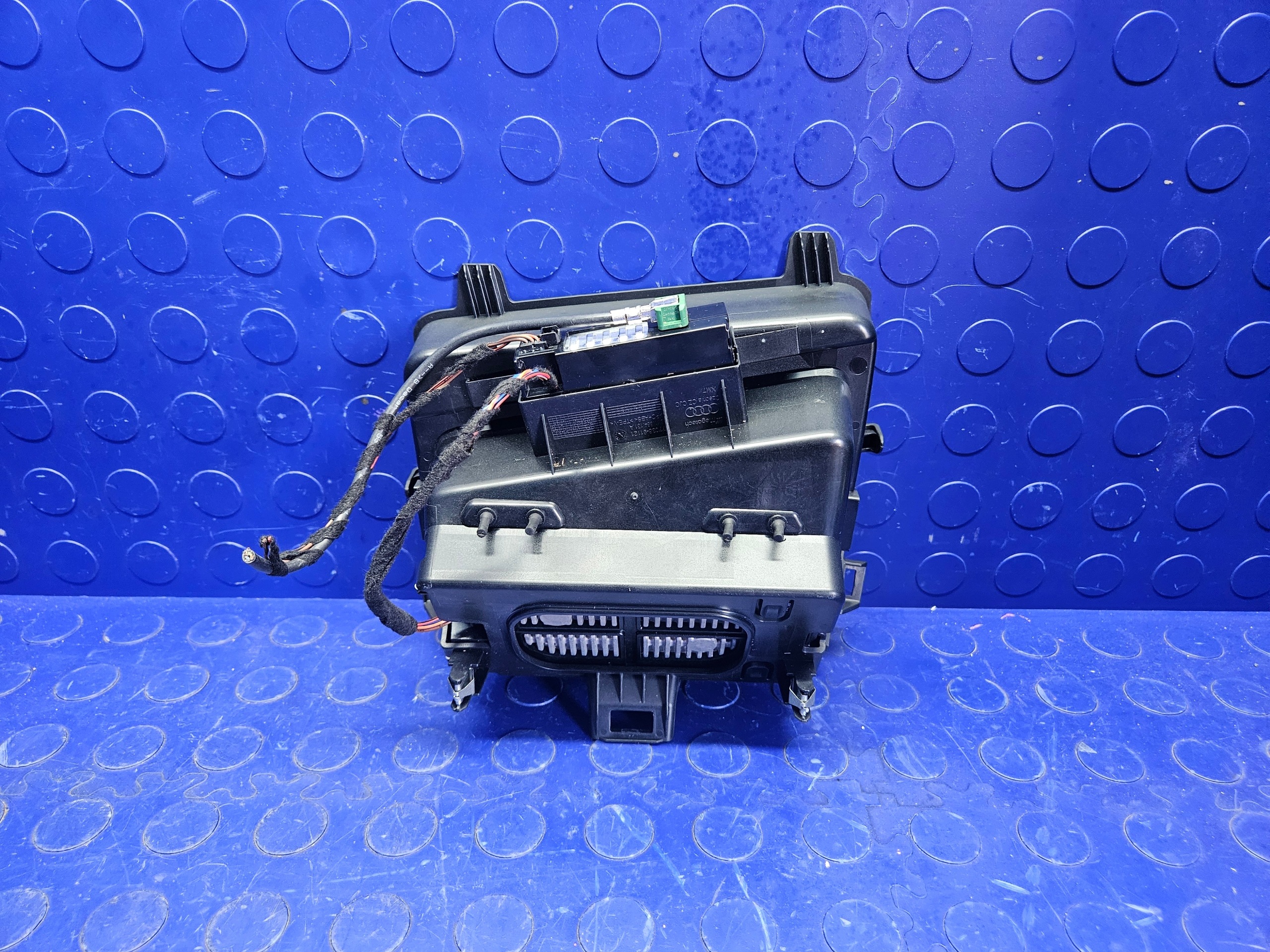 Chargeur Induction Audi Q3 2020 OEM 4N0035502B image 7