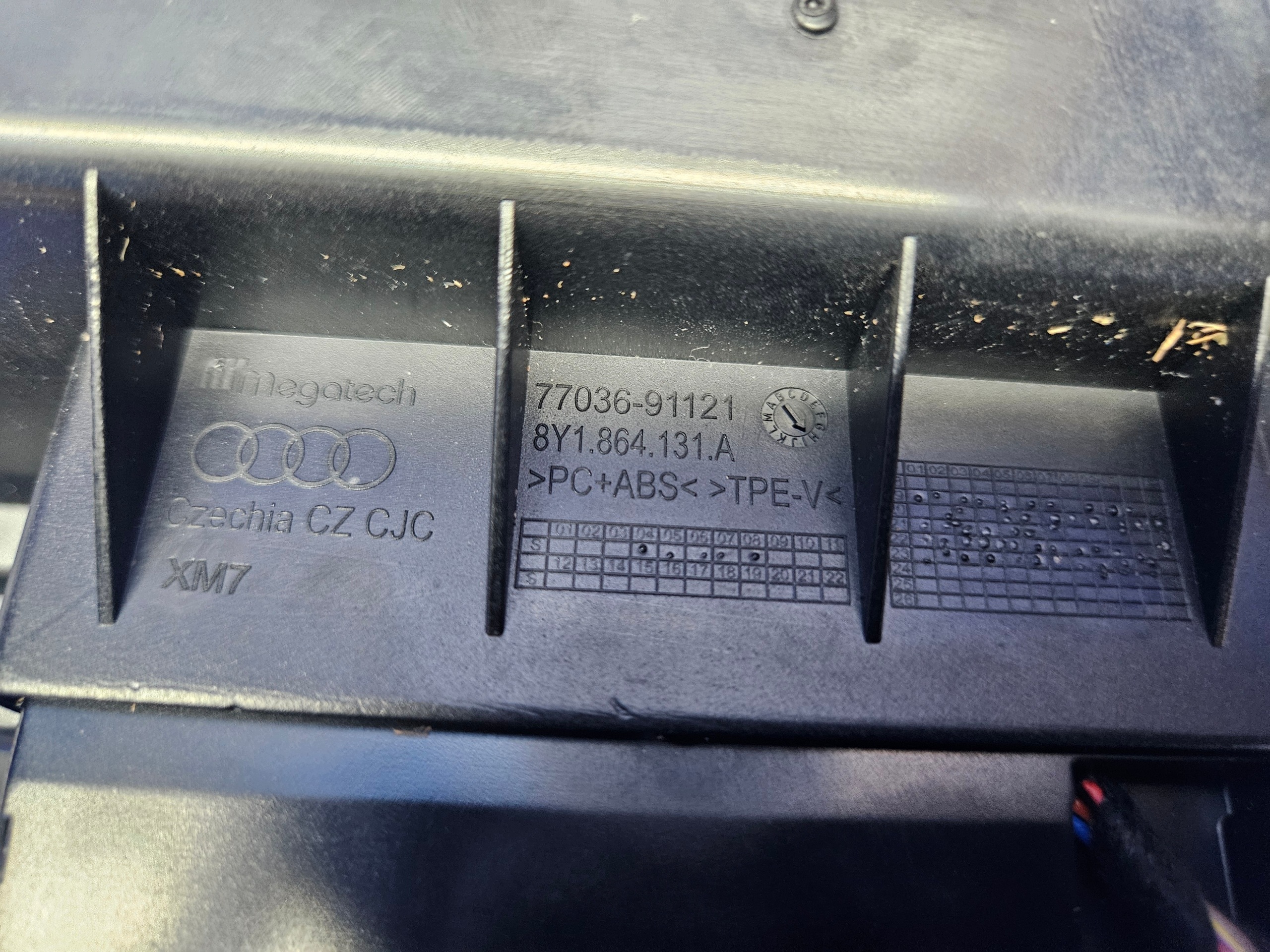 Chargeur Induction Audi Q3 2020 OEM 4N0035502B image 10
