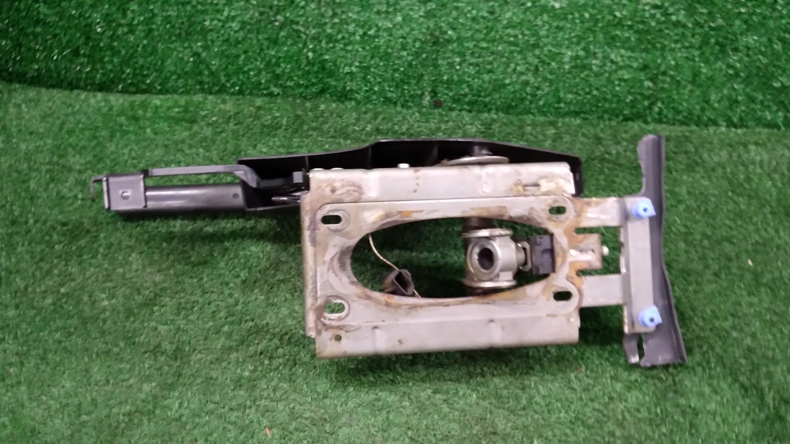 Käsijarrun vipu OEM 24452053 Opel Vectra C:lle