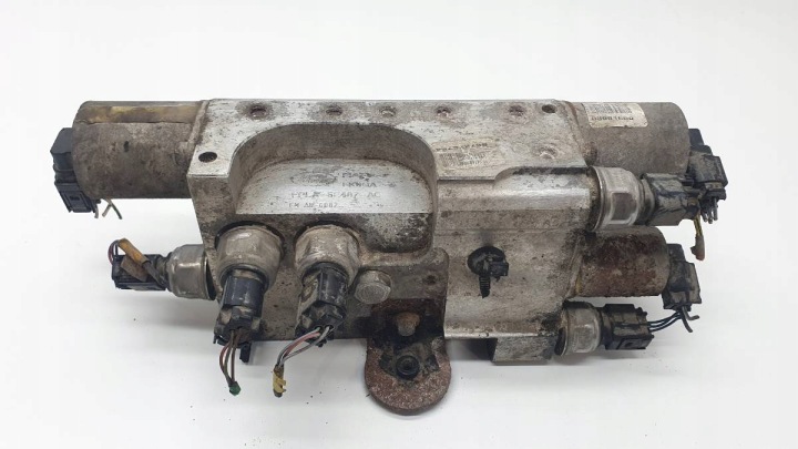 Jousituksen pumppuventtiili FPLA-5E487-AC Range Rover Sport II L494 2018