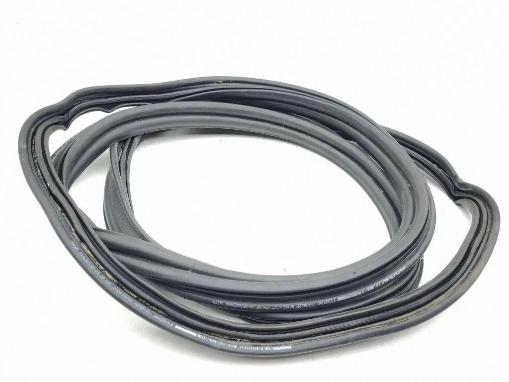 Opel OE 9846999280 Boot Lid Seal for Grandland II
