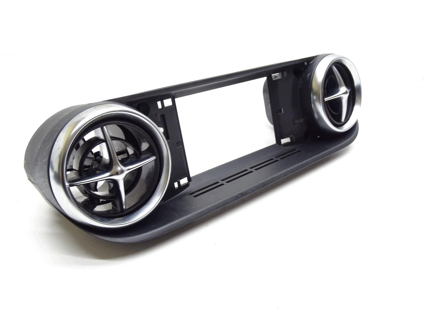 Mercedes keskusilmastointiristikko OEM A1726801289