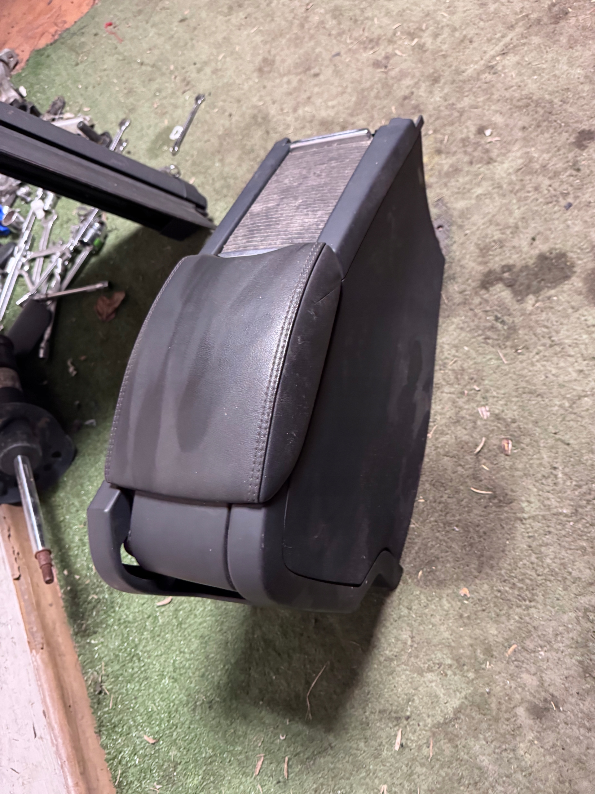 OEM 30755596 Black Leather Centre Console Armrest image 4