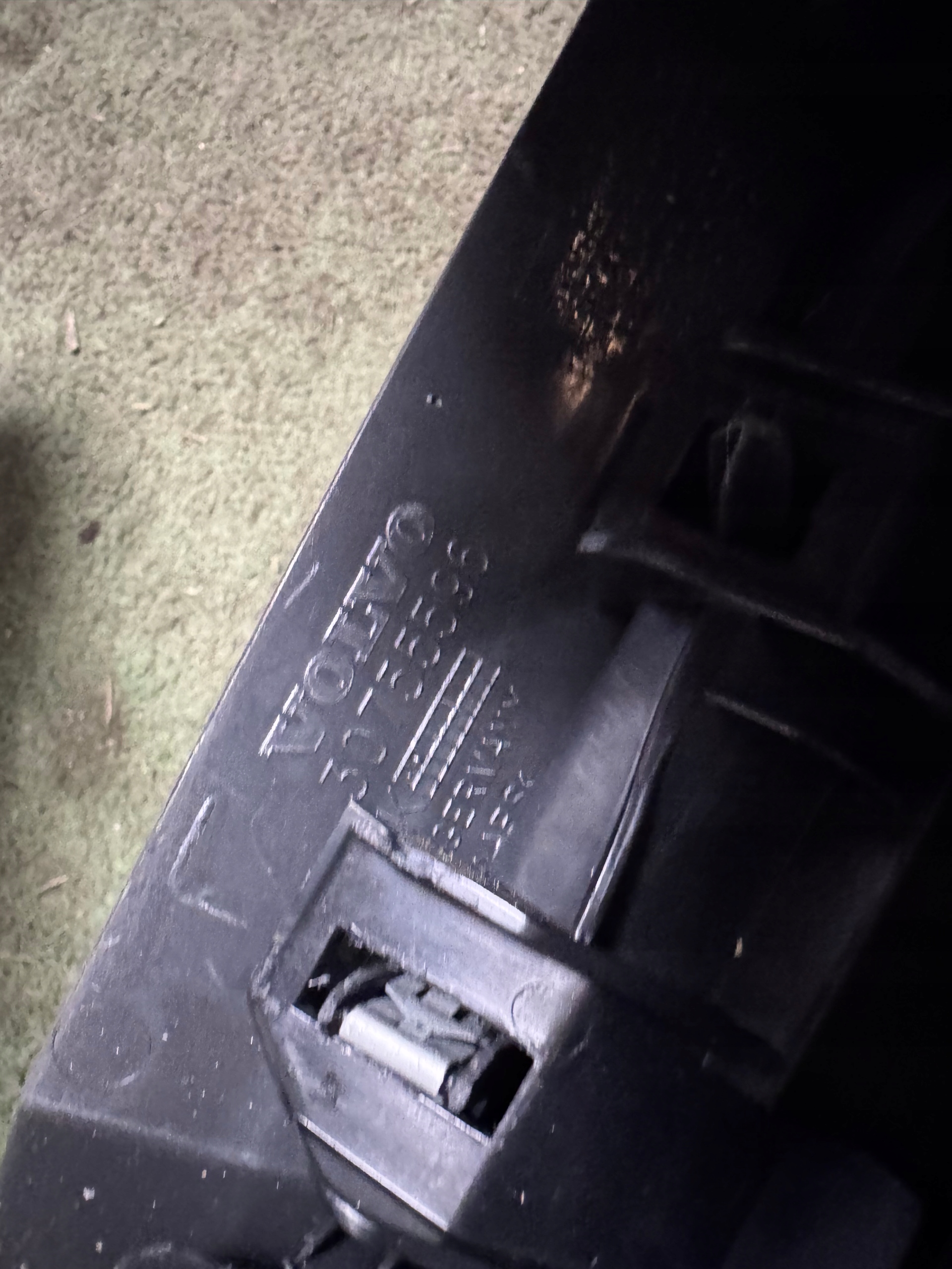 OEM 30755596 Black Leather Centre Console Armrest image 6