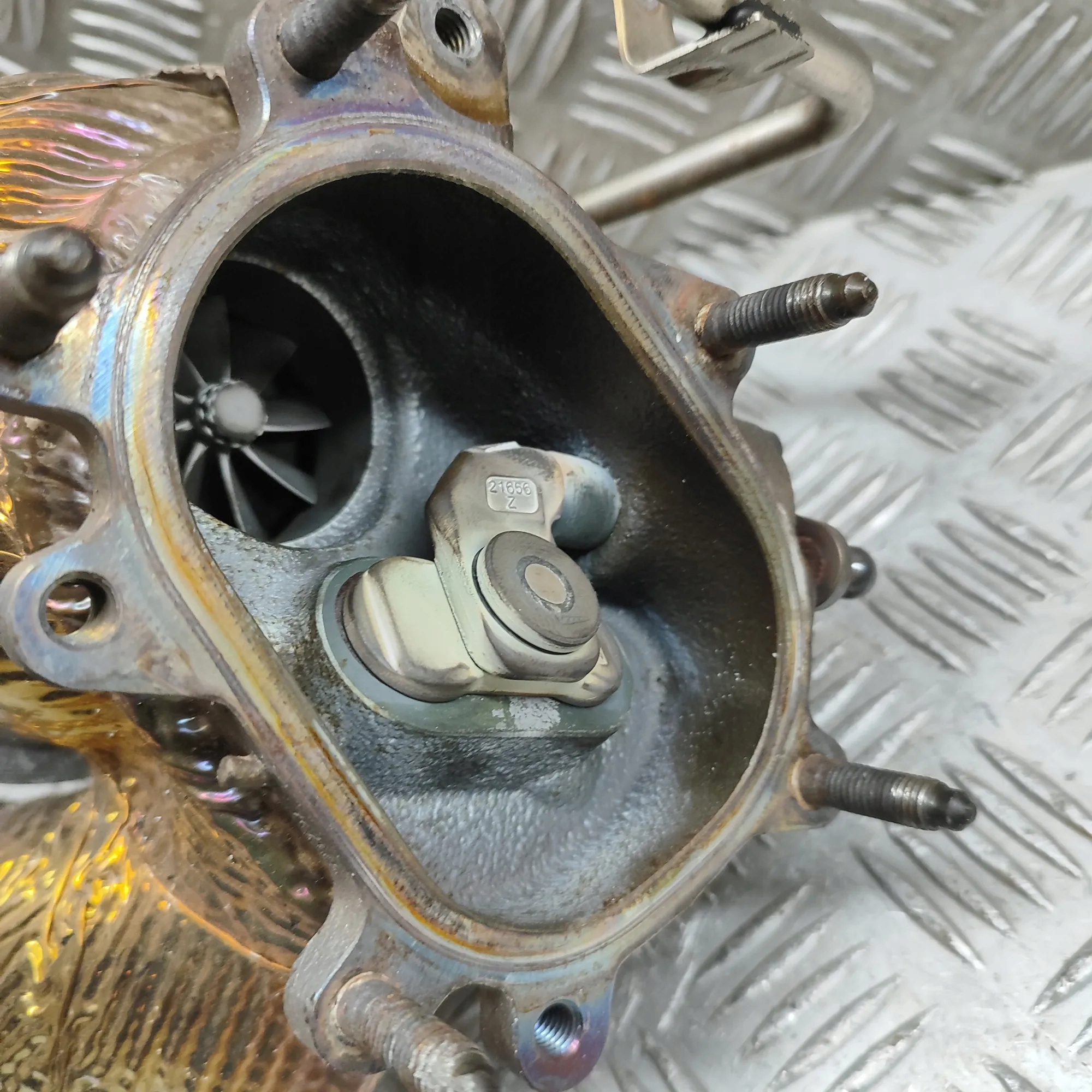 Collecteur d'échappement Audi A8 D2 OEM 079253034CF image 5
