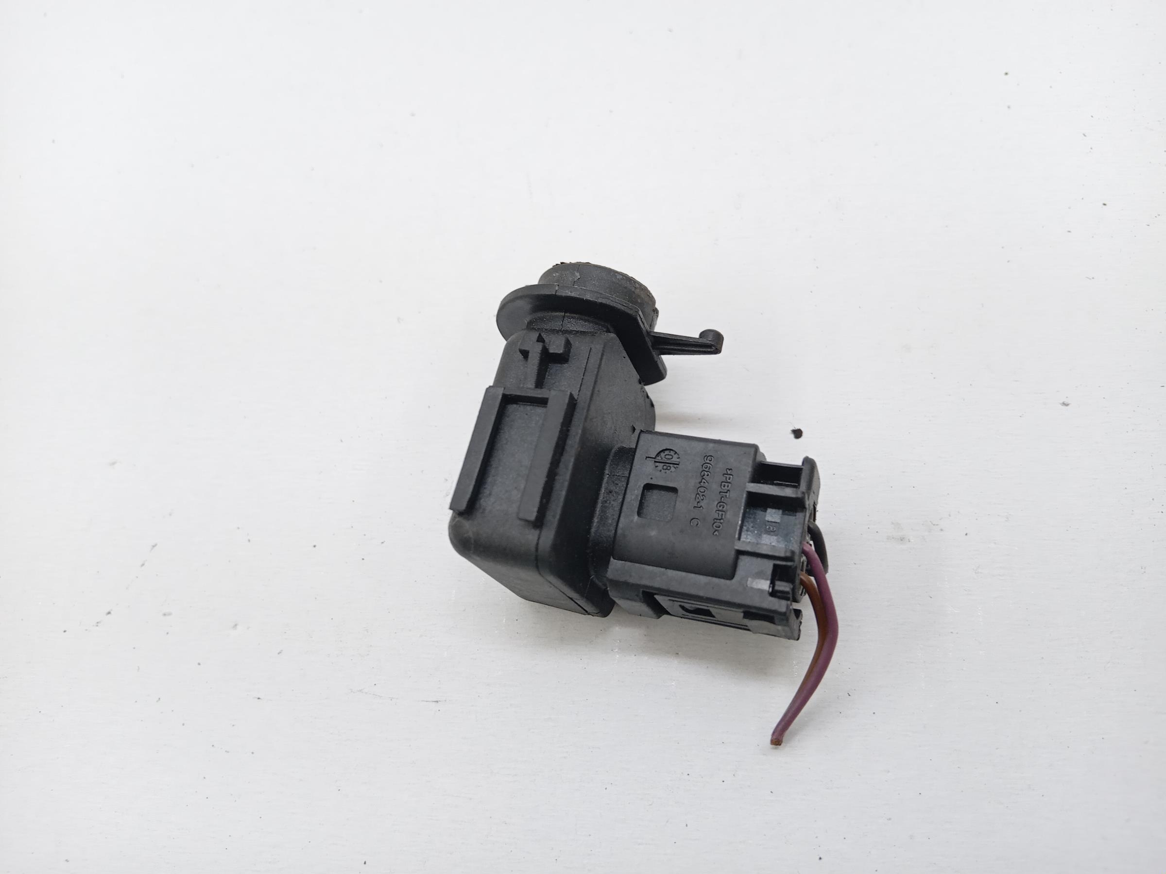 OEM 30780150 Interior Temperature Sensor for Volvo V50 image 3