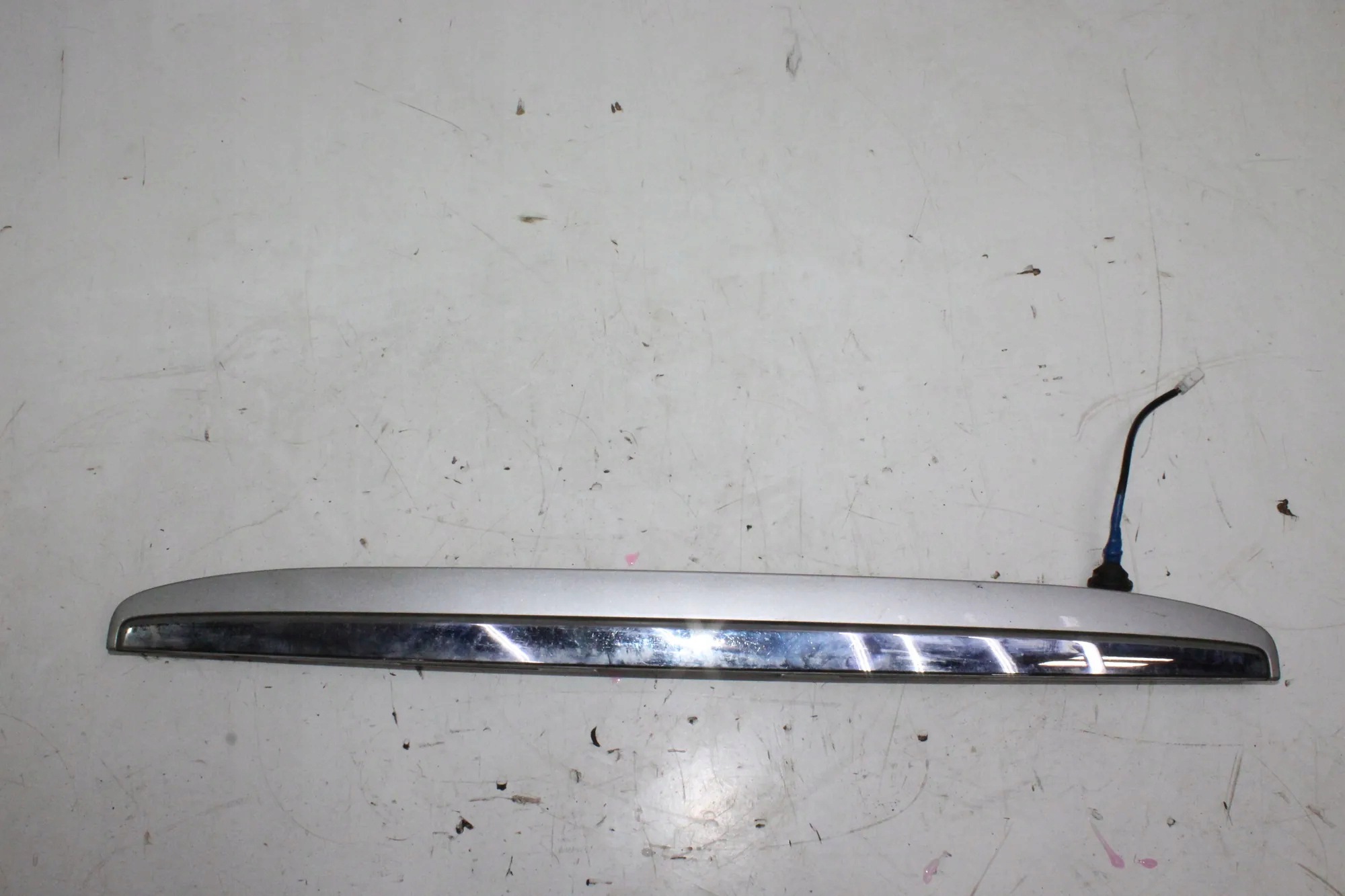Barre d'éclairage plaque Lexus RX 450H OEM 7680148040 image 2
