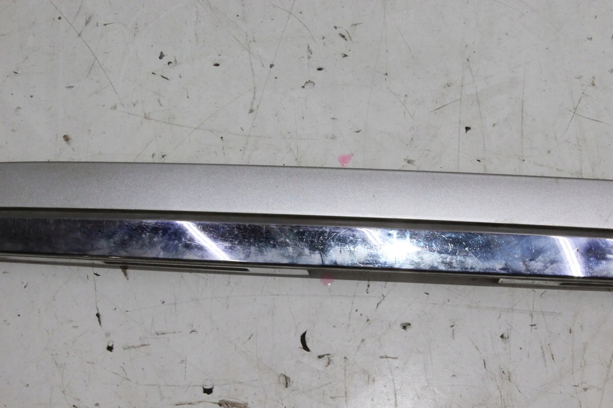 Barre d'éclairage plaque Lexus RX 450H OEM 7680148040 image 3
