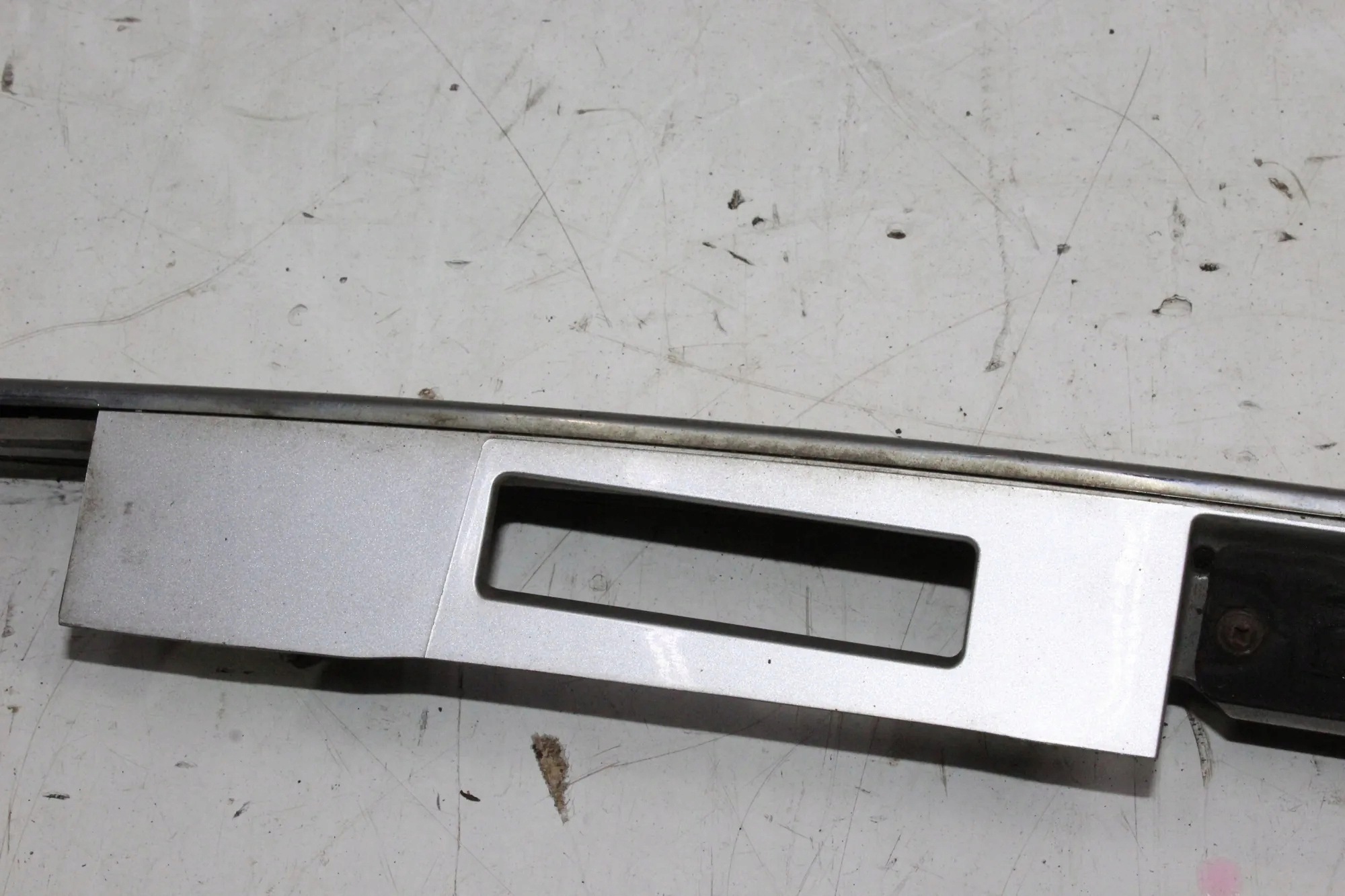 Barre d'éclairage plaque Lexus RX 450H OEM 7680148040 image 8