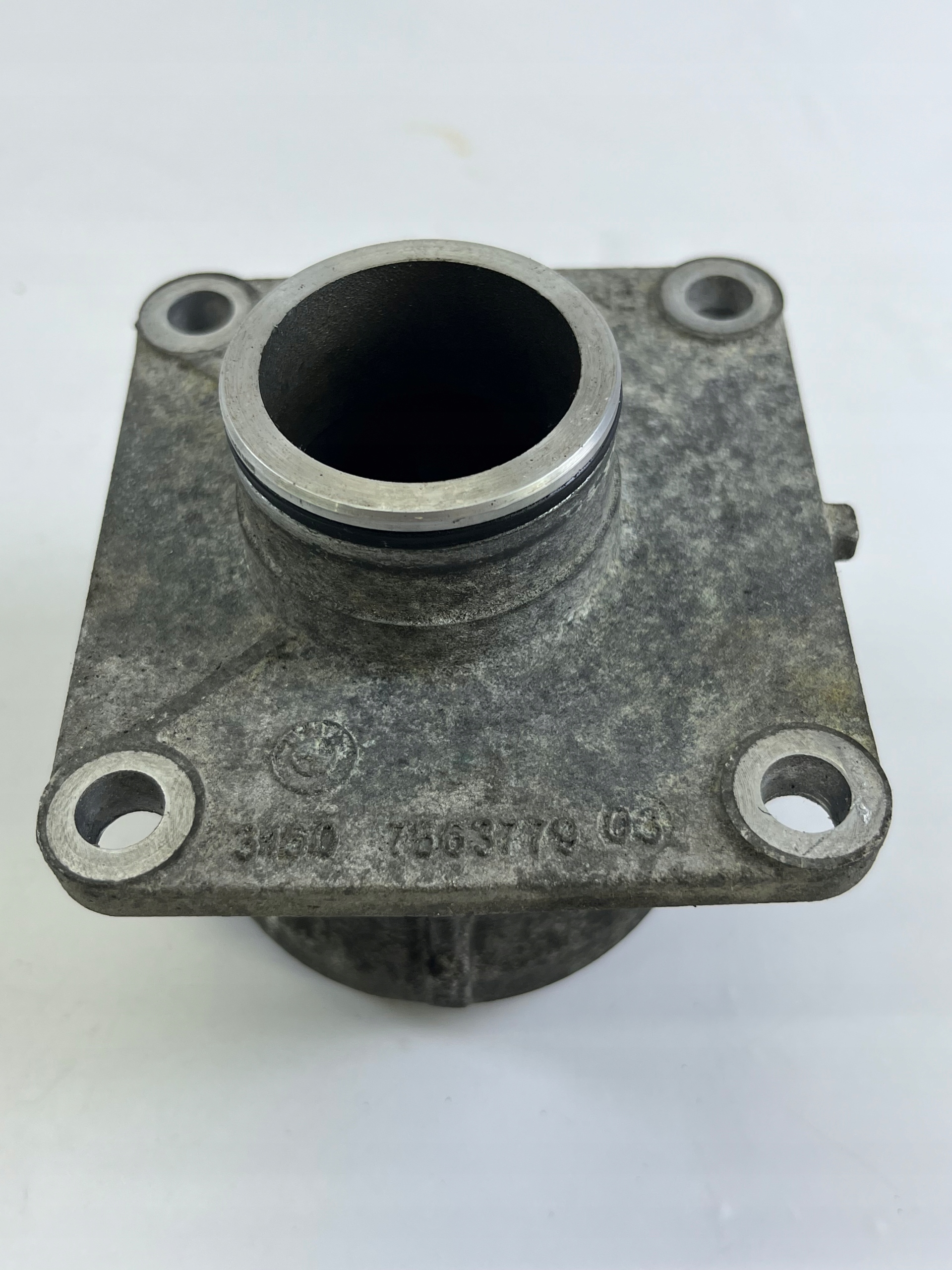 Support de palier d'arbre de transmission BMW 7563779 image 4