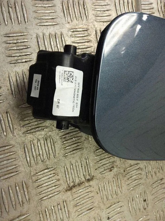 CUPRA Polttoainesäleikkä OEM 5FF809905F 1.4L bensiini image 3