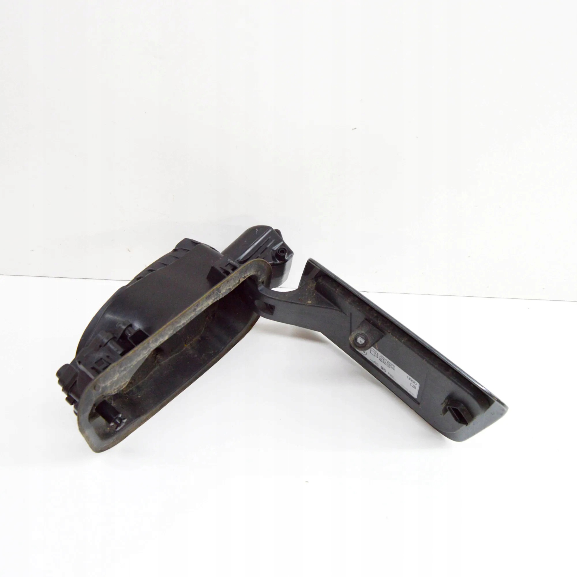Polttoainekorkki lukolla OEM 8V0862159A Cupra