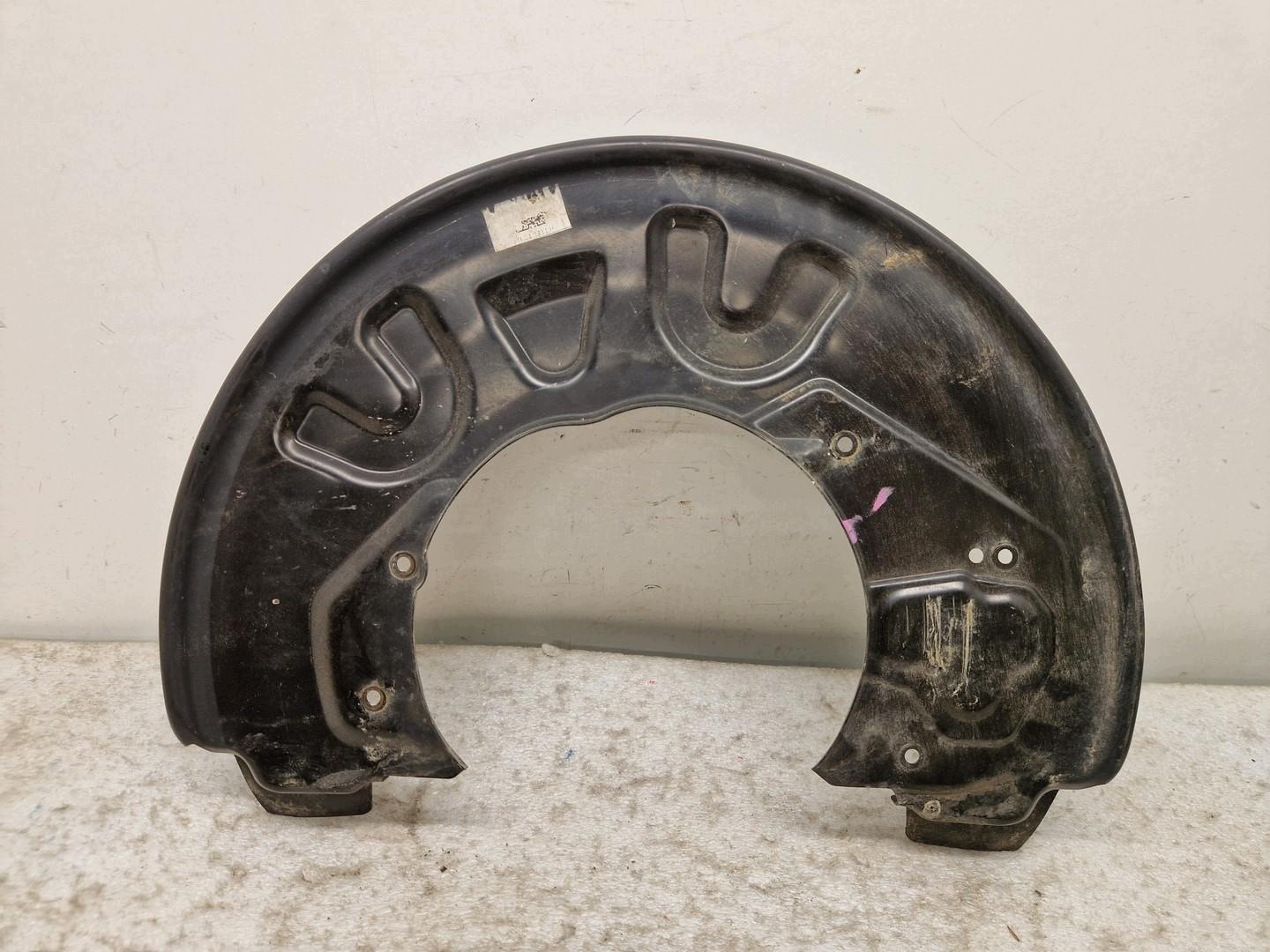 Porsche Taycan Etujarrulevynsuoja OEM 9J1615311H image 4