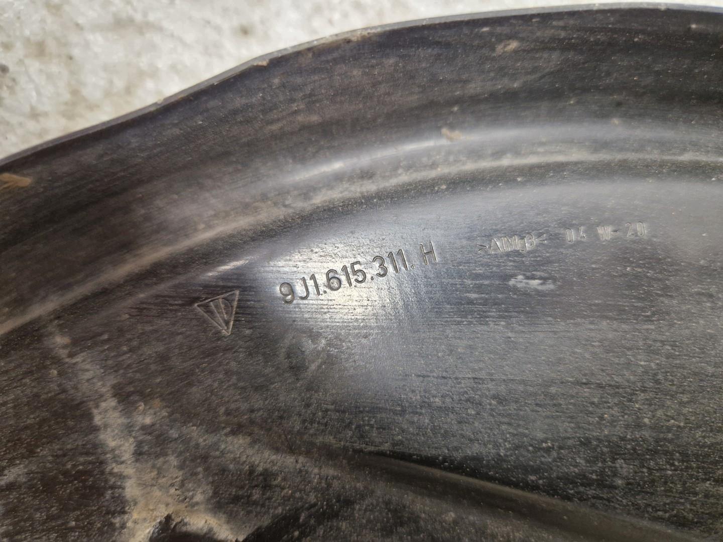 Porsche Taycan Etujarrulevynsuoja OEM 9J1615311H image 7