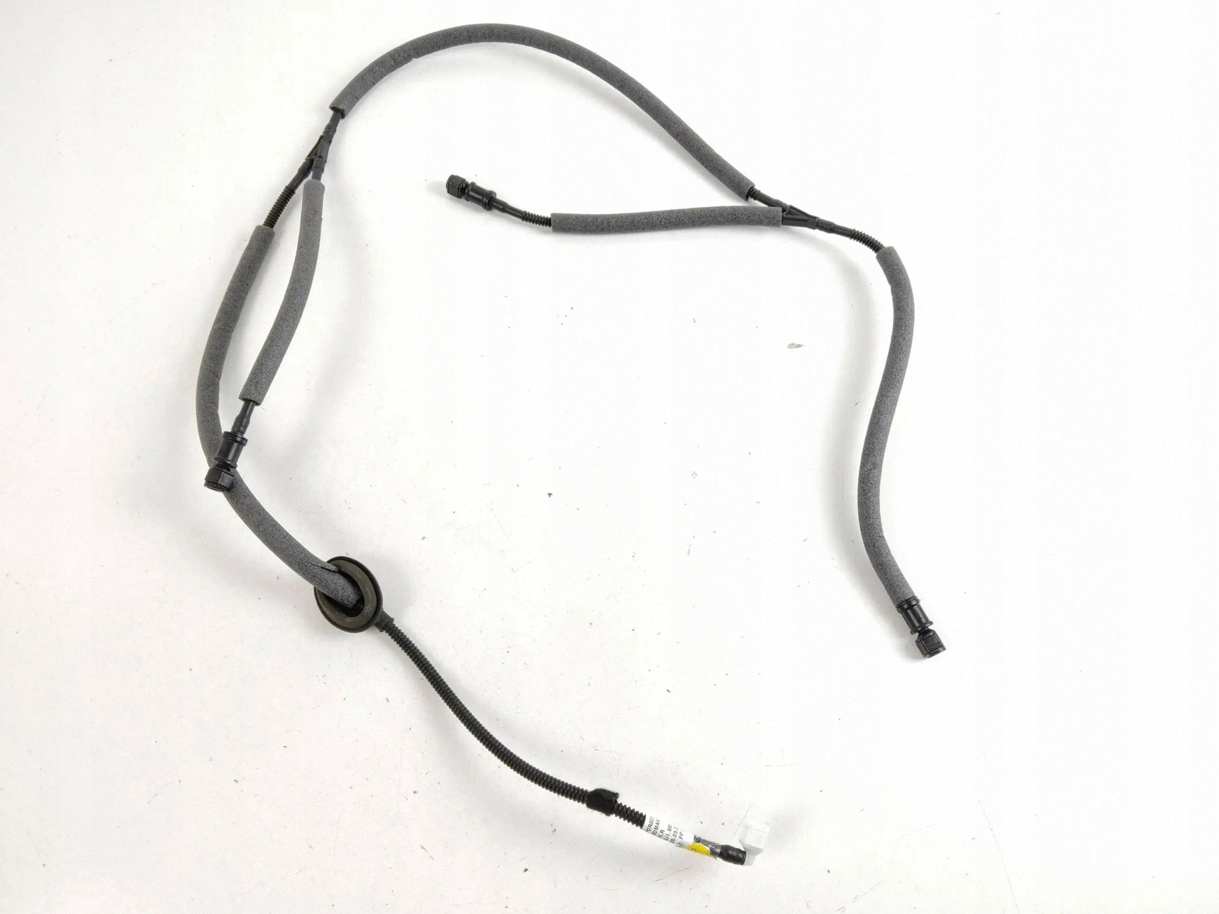 Porsche Taycan spolarvätskeslang OEM 9J1955667A image 2