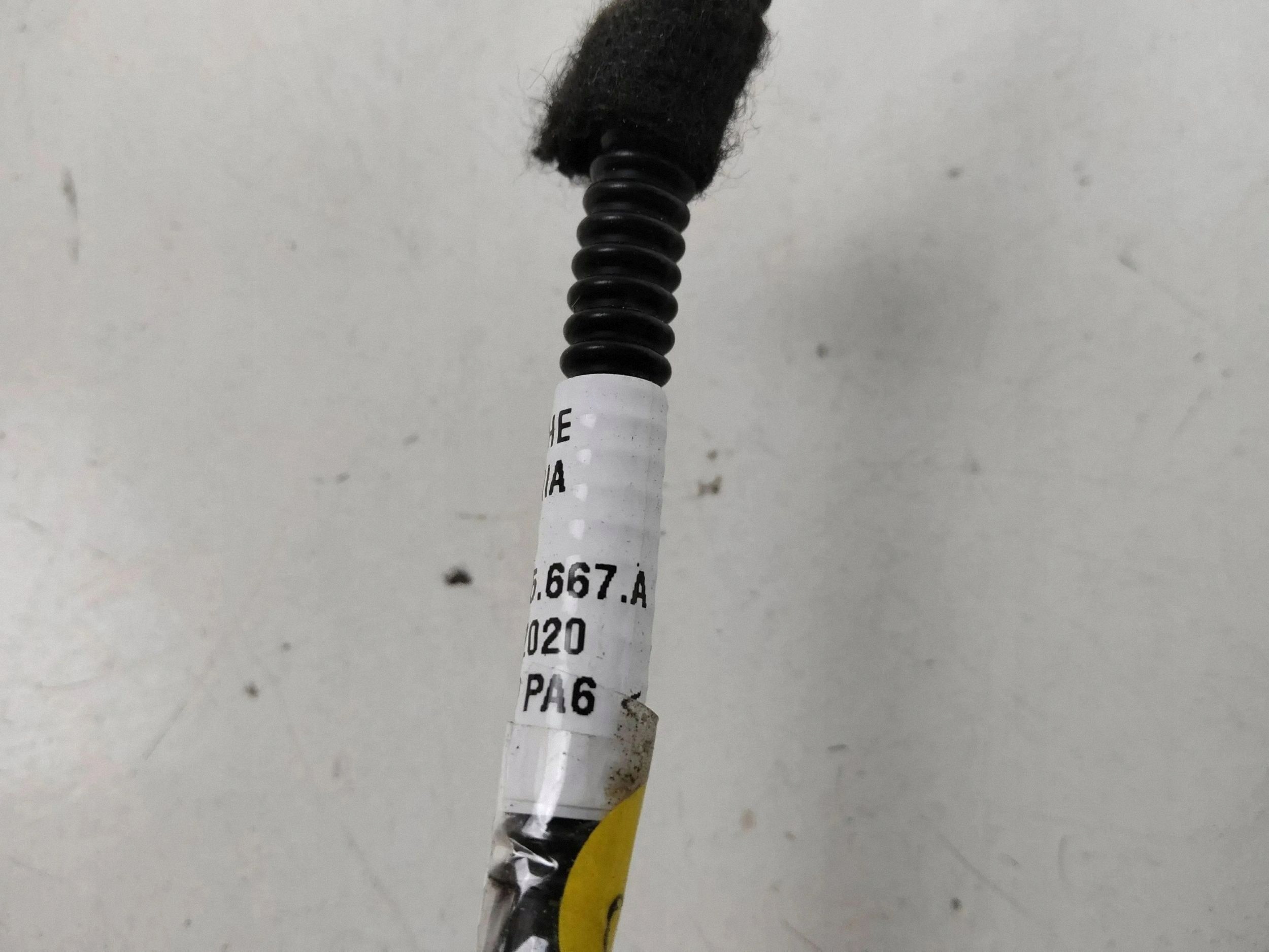 Porsche Taycan spolarvätskeslang OEM 9J1955667A image 3