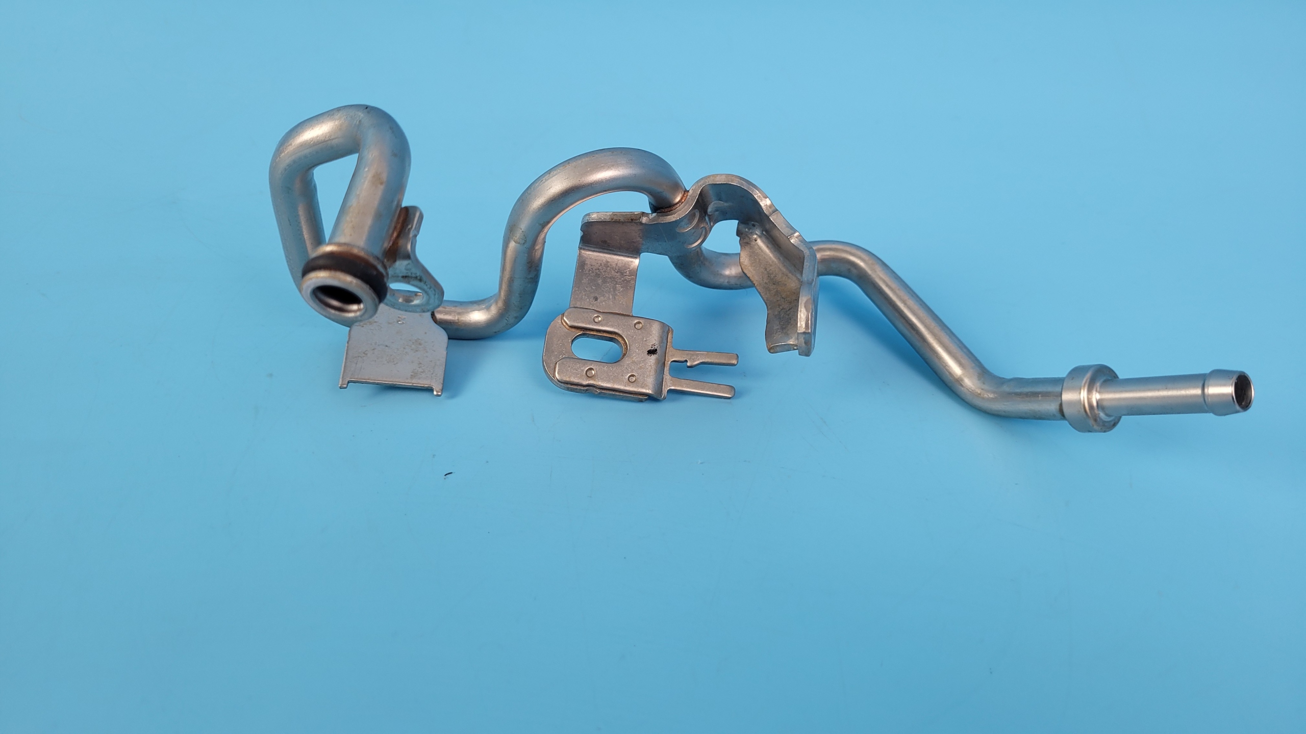 Nissan Turbo-Ölleitung OEM 144986UB0B - Gebraucht image 5