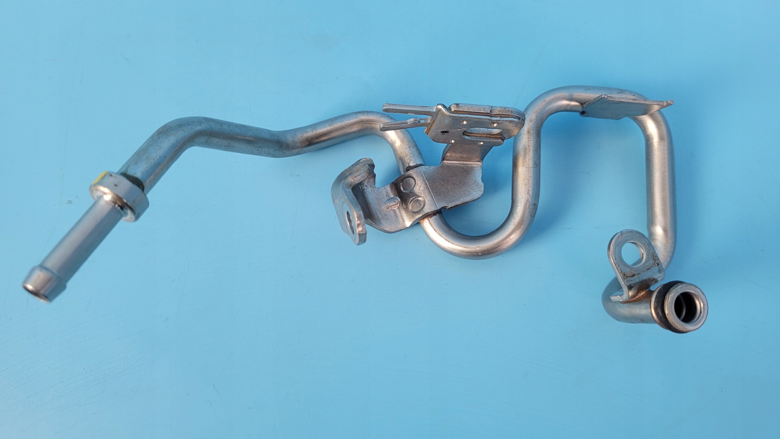 Nissan Turbo-Ölleitung OEM 144986UB0B - Gebraucht image 10