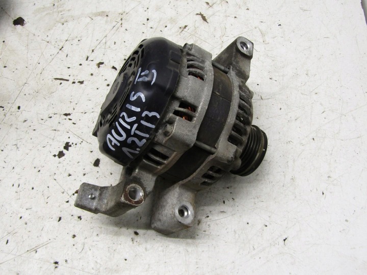 Toyota Auris II 12-18 Alternator 27060 0Y230