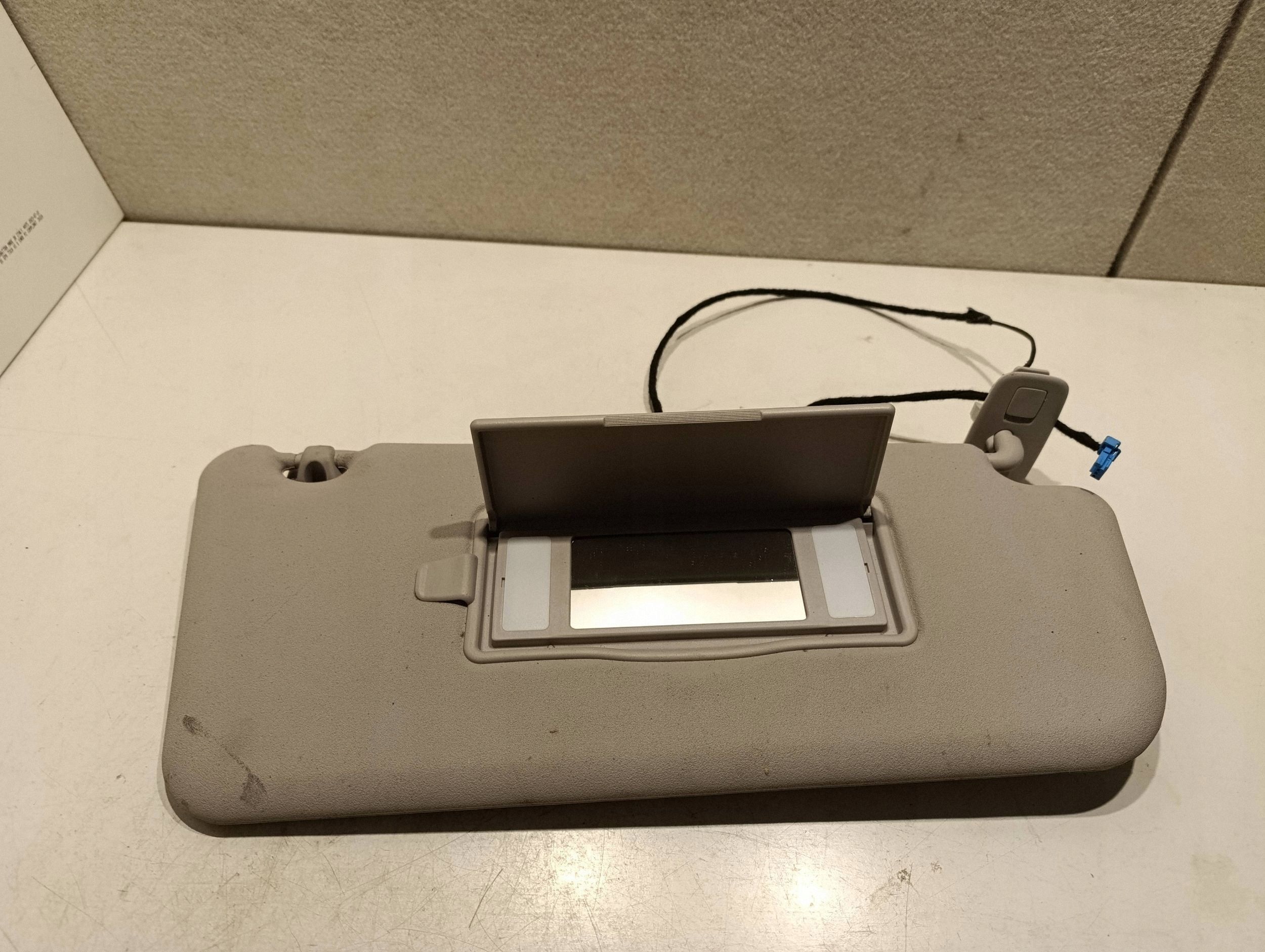 Visor direito OEM 9809498077 para Peugeot Partner image 3