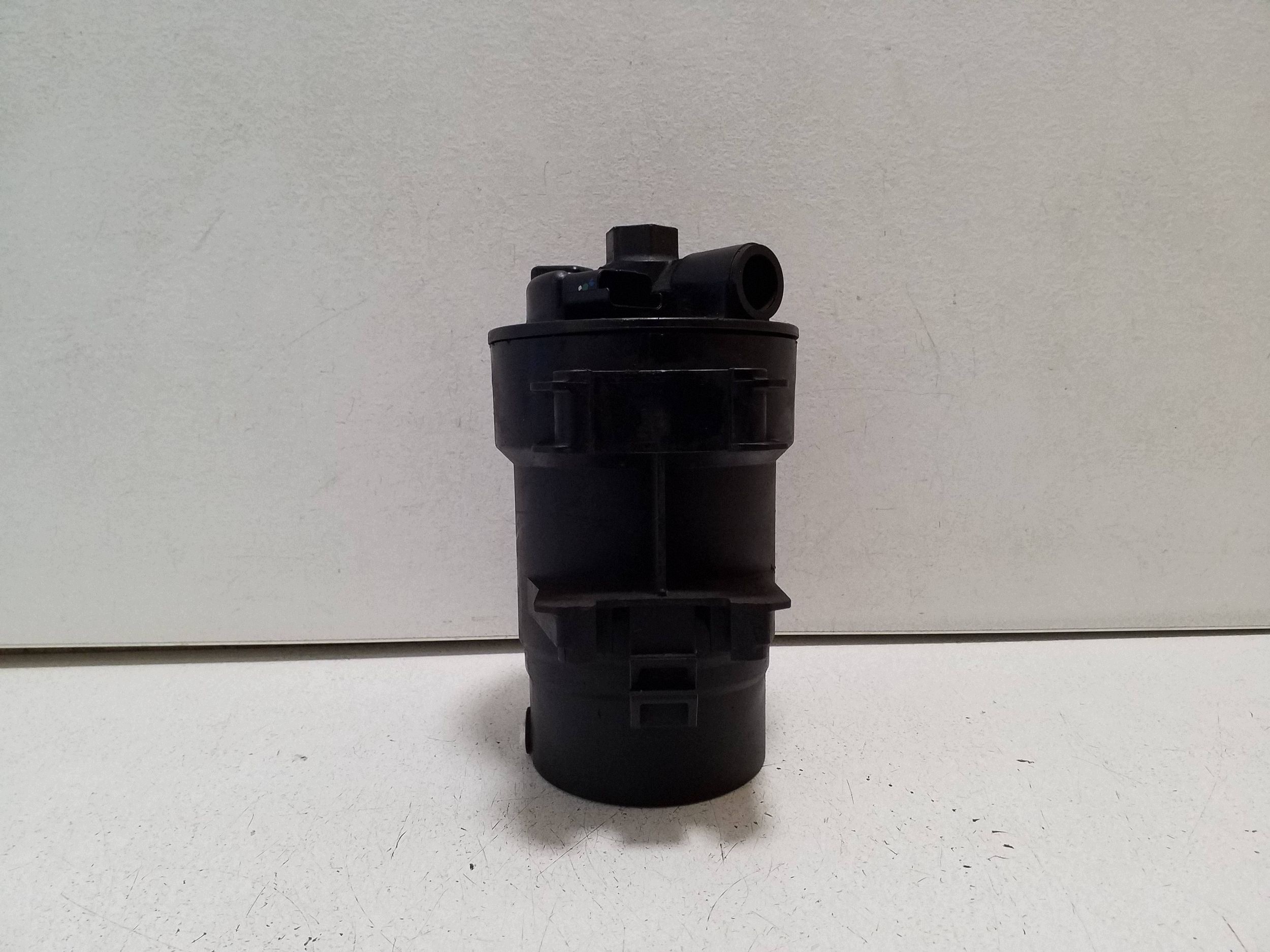 Polttoainesuodatin kotelo OEM 9830130180 Toyota Yariksille
