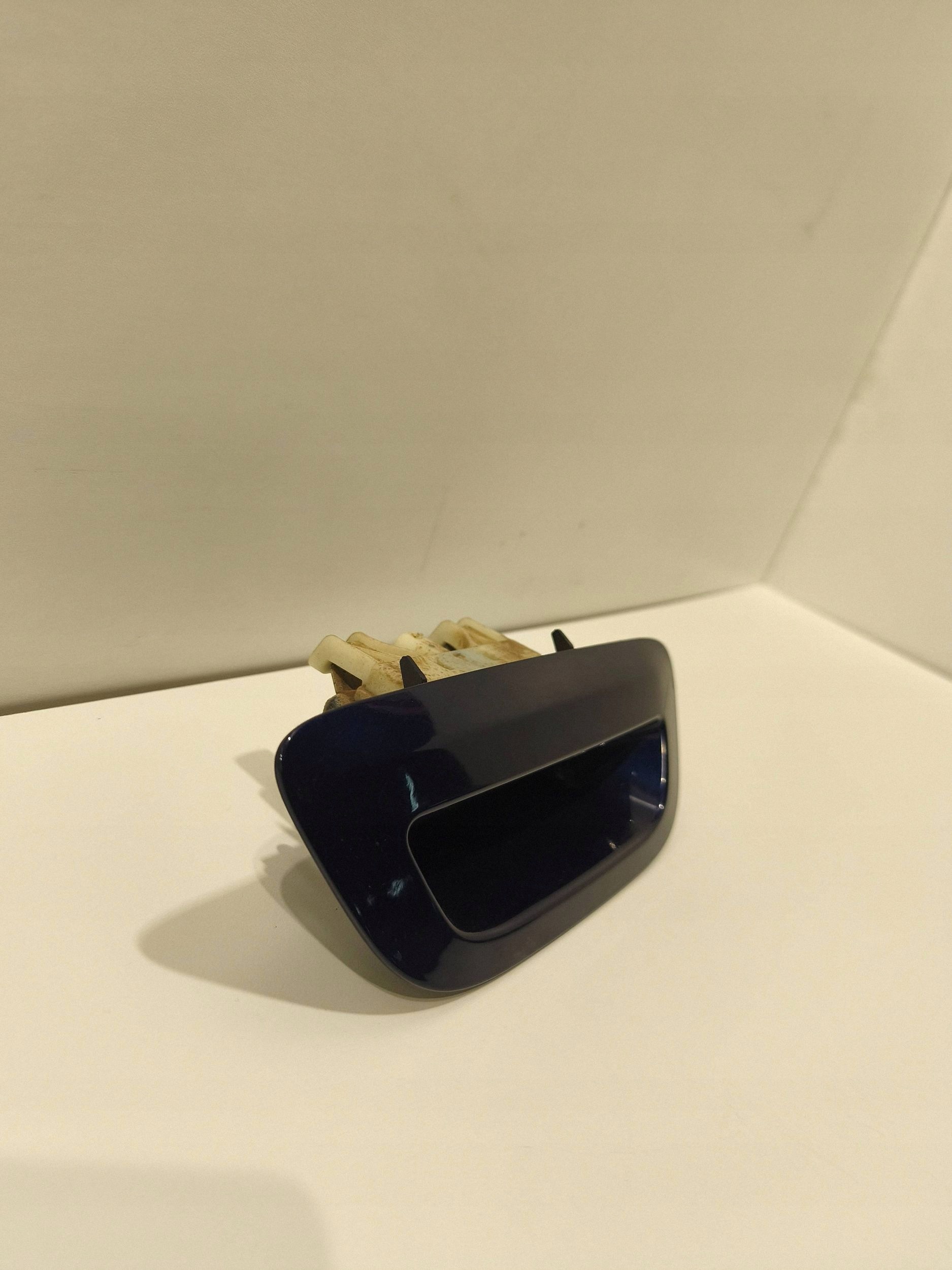 Chrysler Pacifica Tailgate Handle OEM 5RP08KBXAB image 3