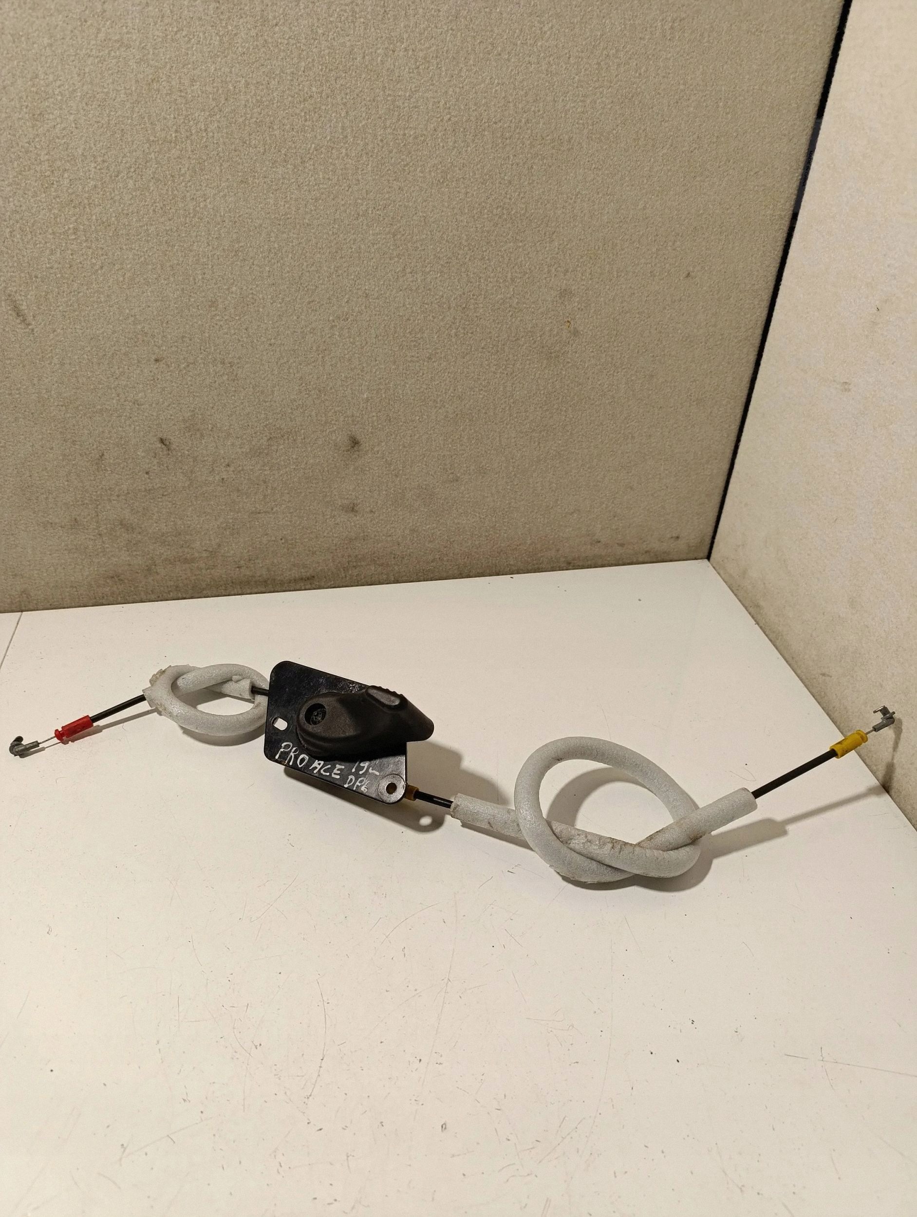 Toyota Yaris Innengriff hinten rechts OEM 9818155780 image 2