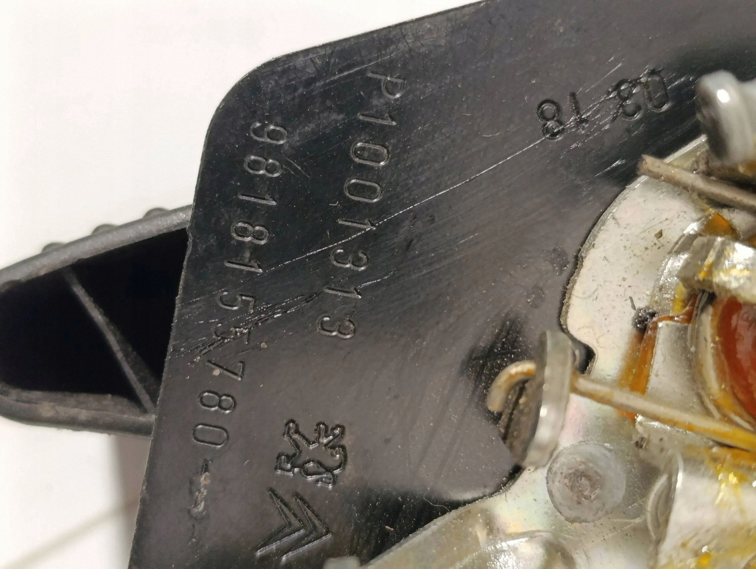 Toyota Yaris takaoikea sisäkahva OEM 9818155780