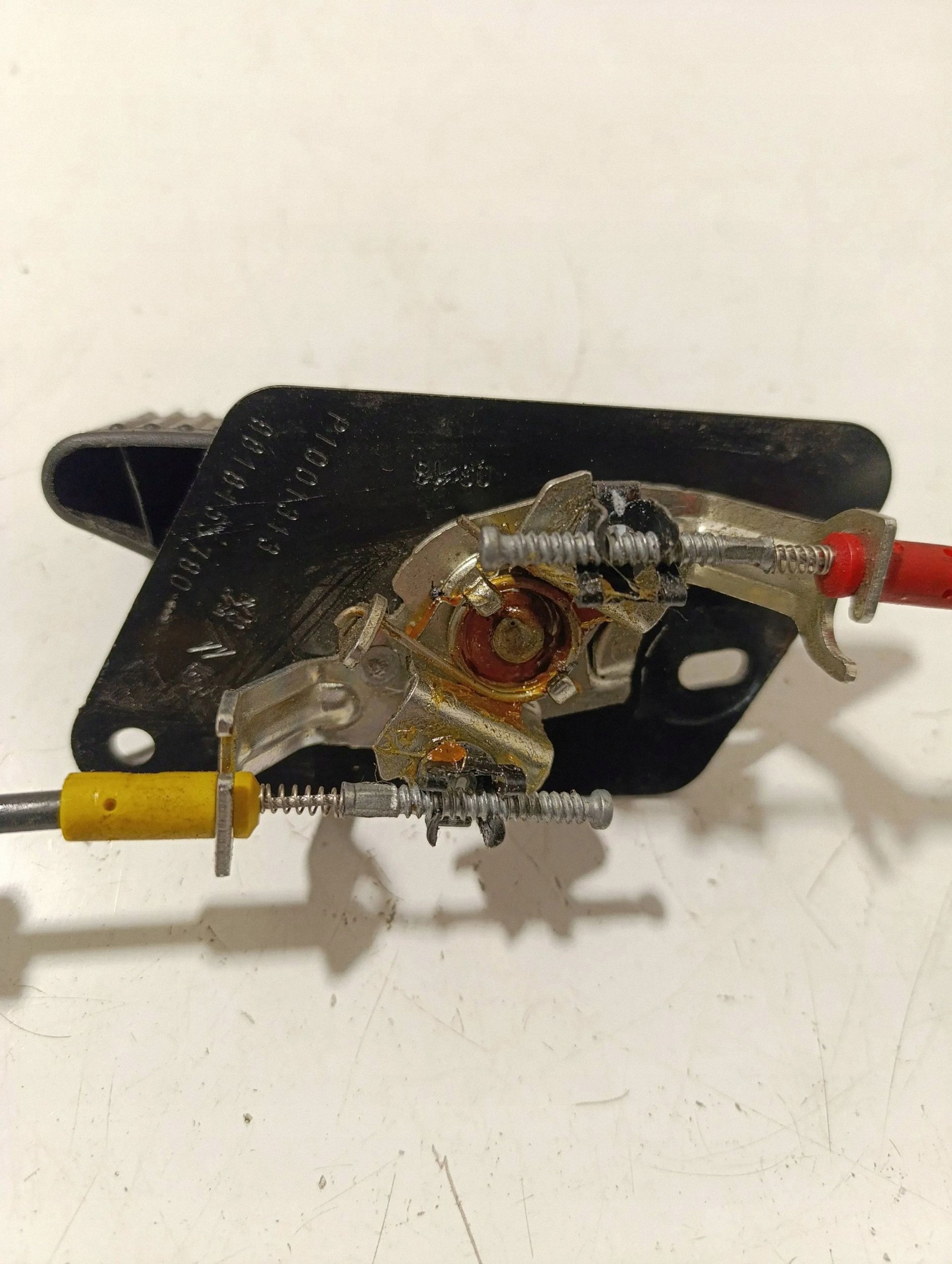 Toyota Yaris Innengriff hinten rechts OEM 9818155780 image 3