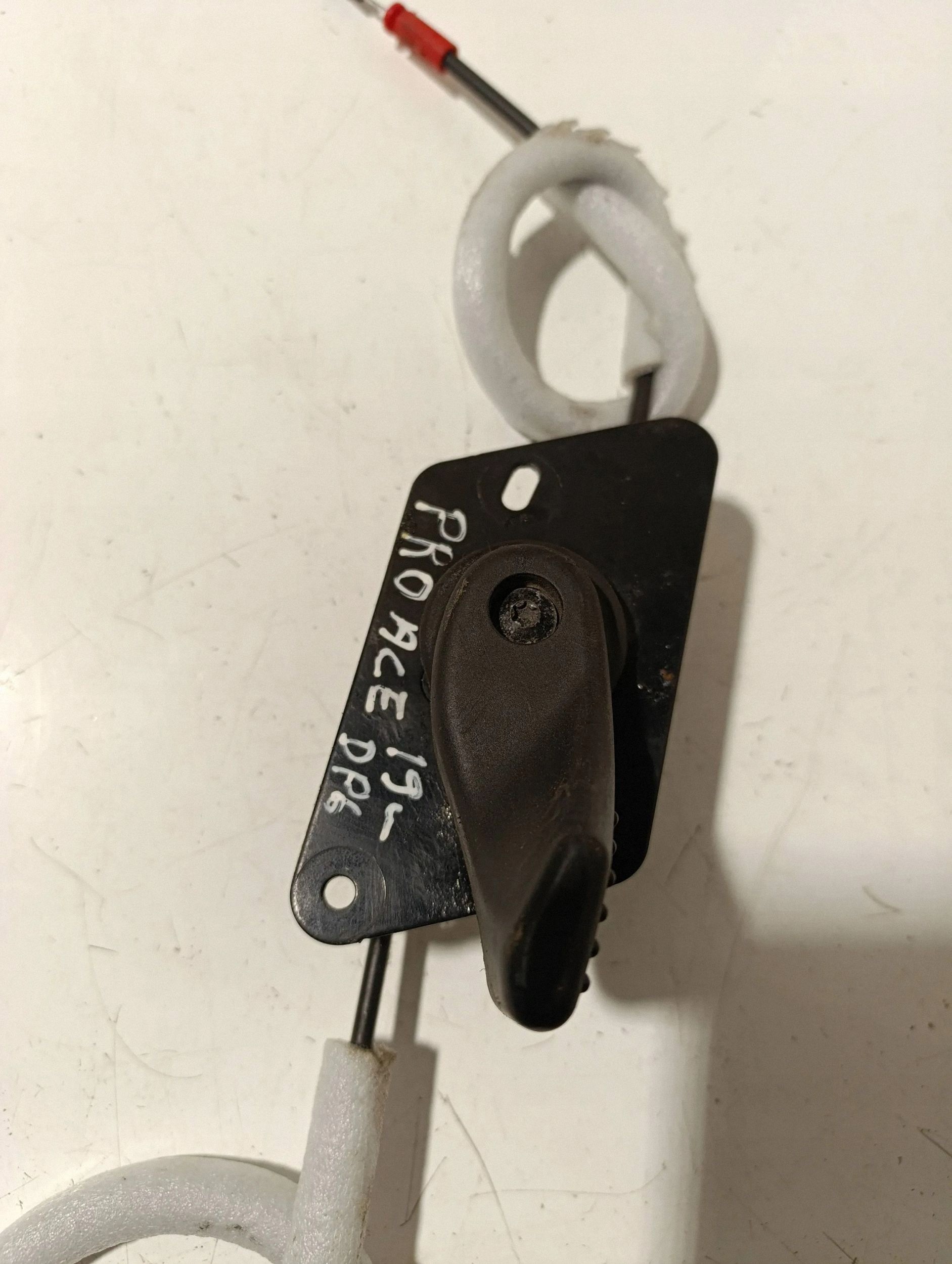 Toyota Yaris Innengriff hinten rechts OEM 9818155780 image 5