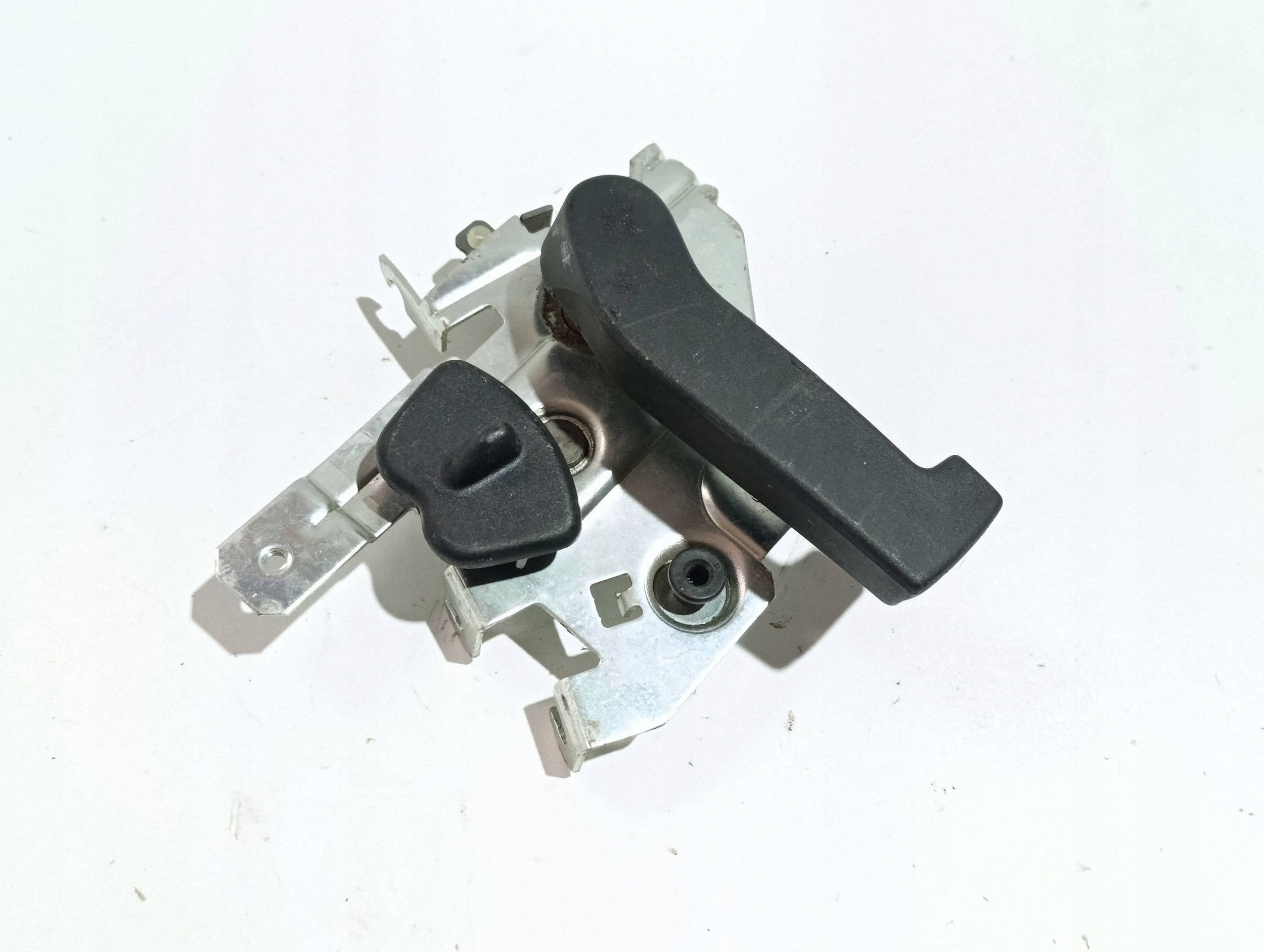 Bakre höger innerhandtag OEM 826706945R Opel image 2