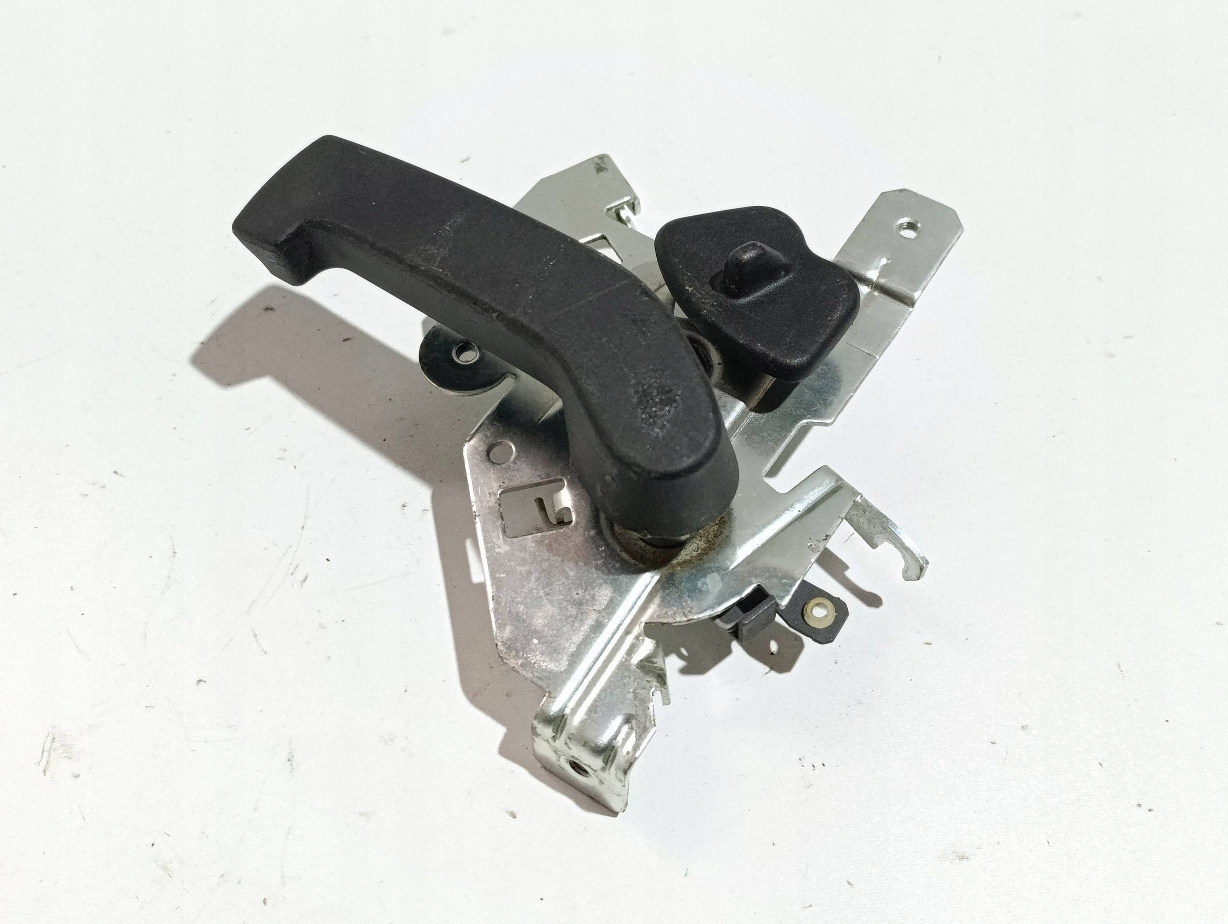 Taka oikea sisäovenkahva OEM 826706945R Opel