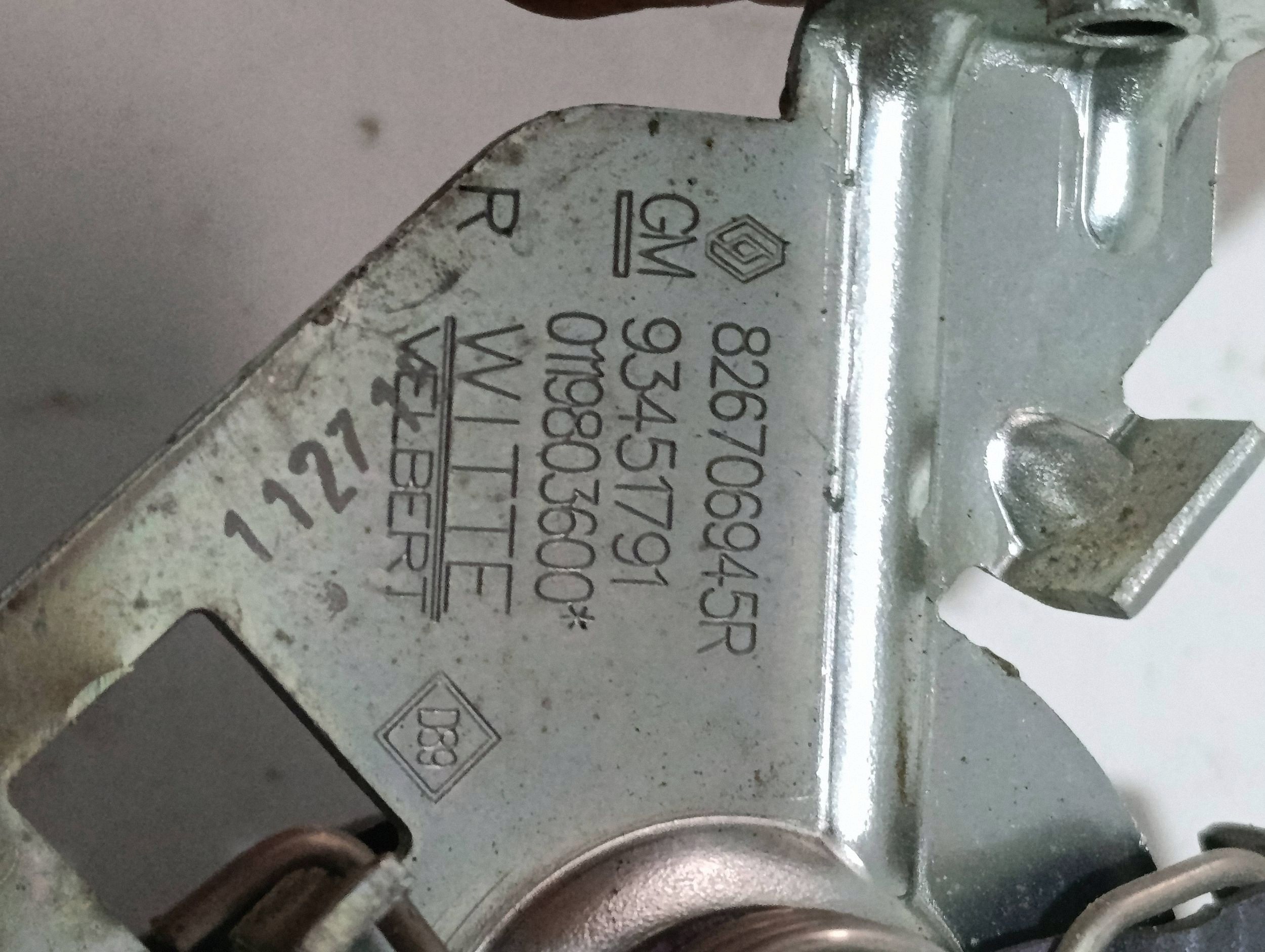Bakre höger innerhandtag OEM 826706945R Opel image 5