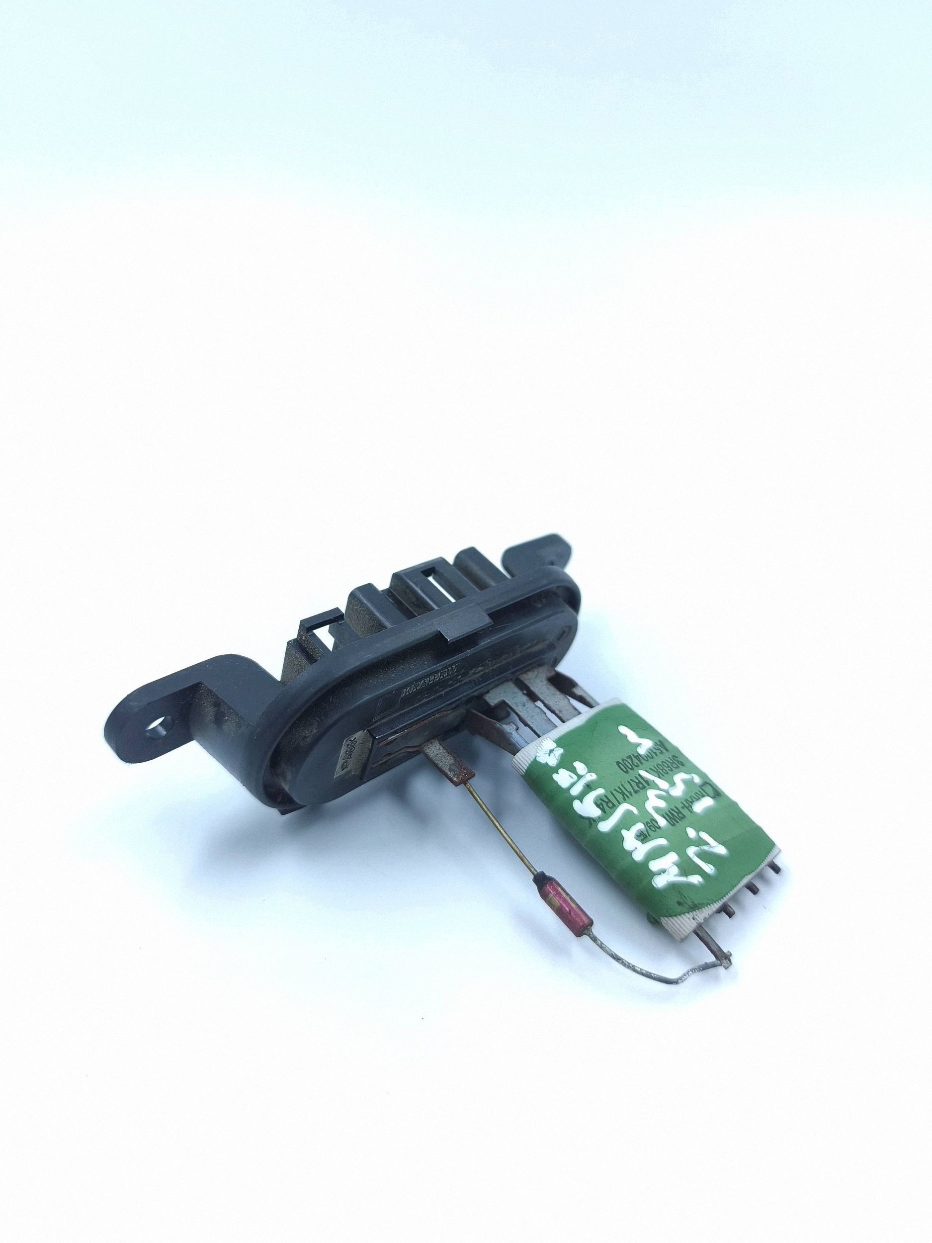 Verwarmingsventilatorrelais OEM 3R68K11R71K Renault image 2