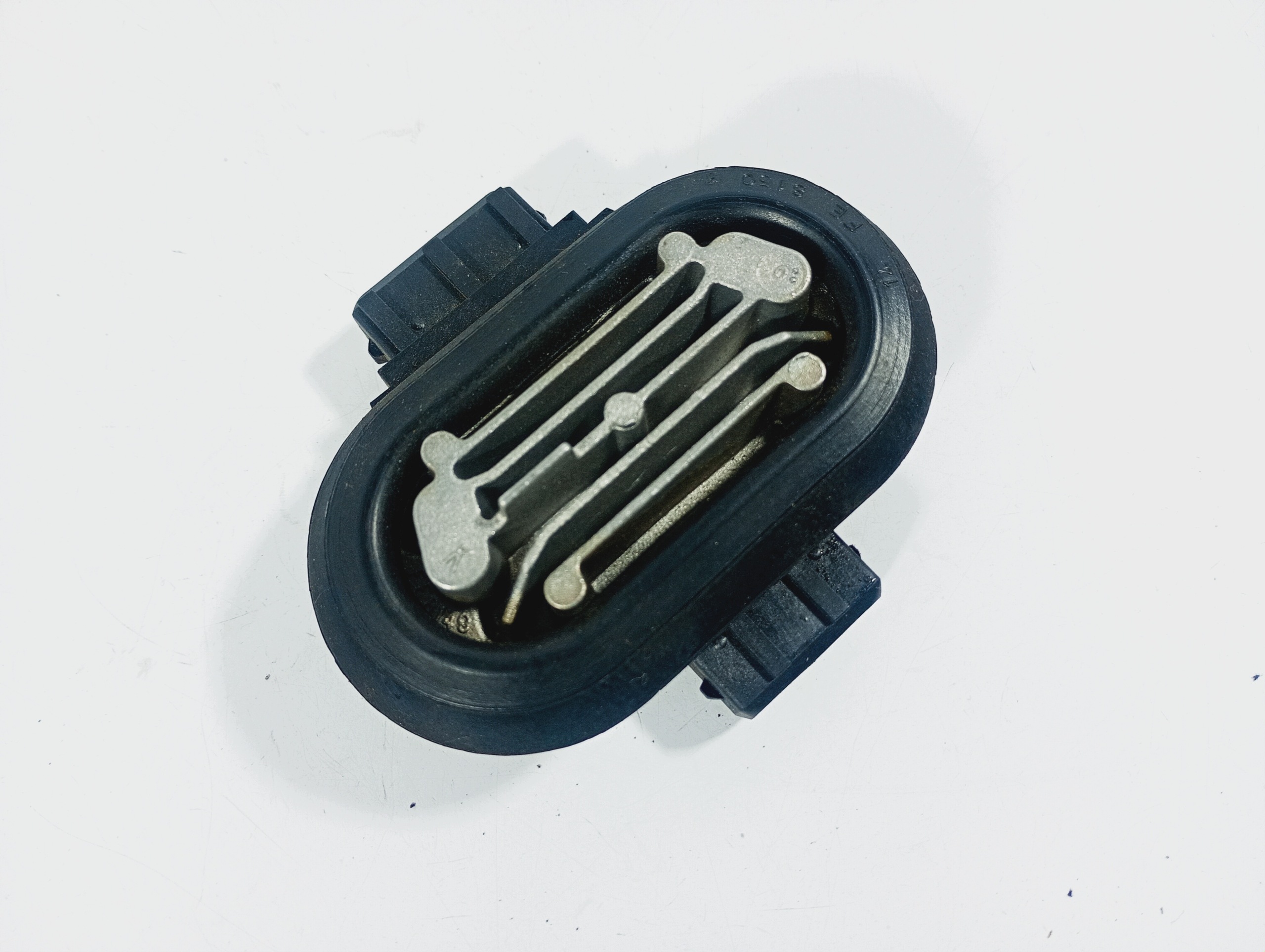 Sytytysmoduuli OEM 8D0905351 Volkswagenille