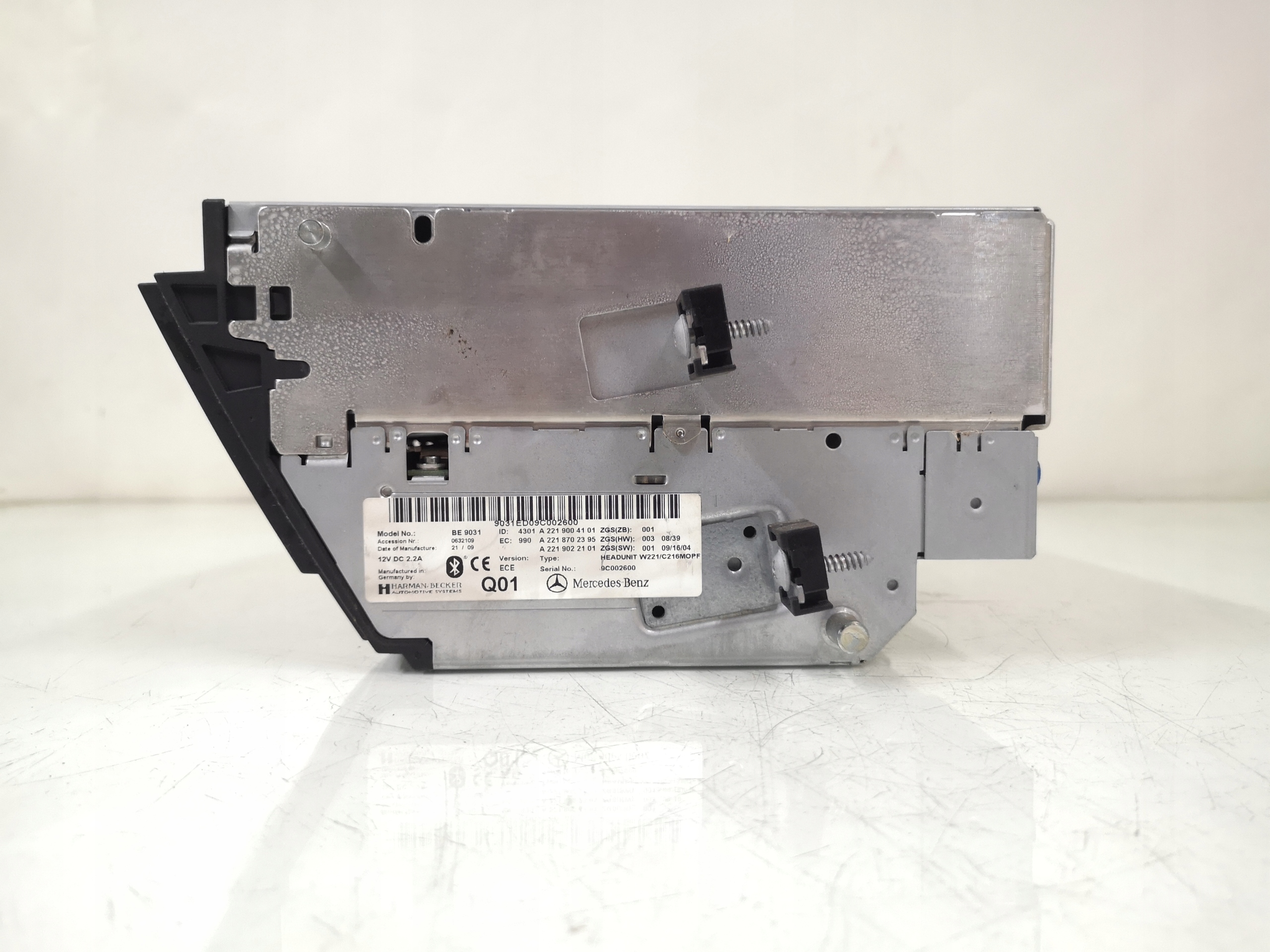 Changer COMAND SD Mercedes OEM 2219004101 - Occasion image 3