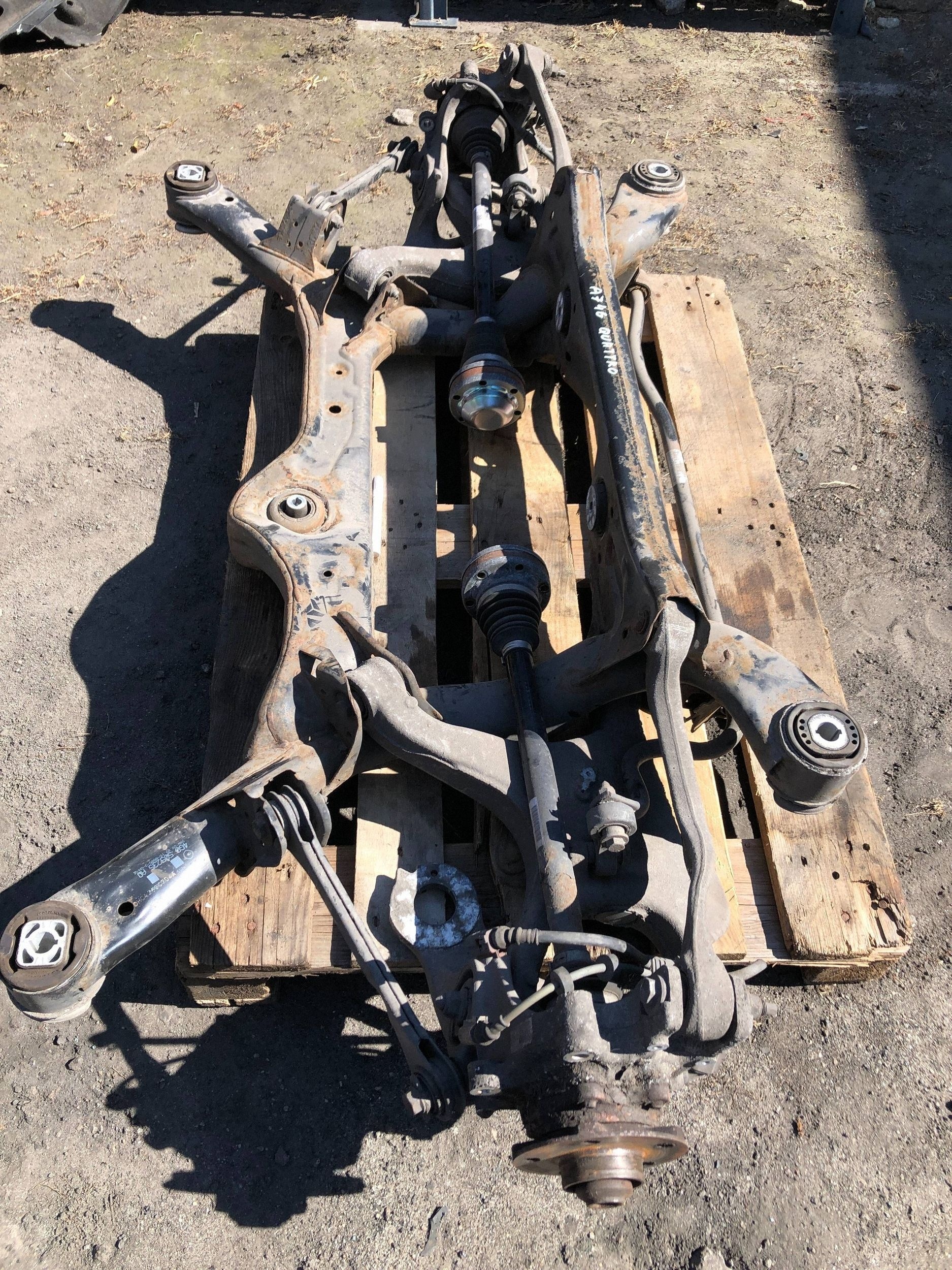 OEM 4G0505235AD Bakvagnsbalk för Audi A7 image 5