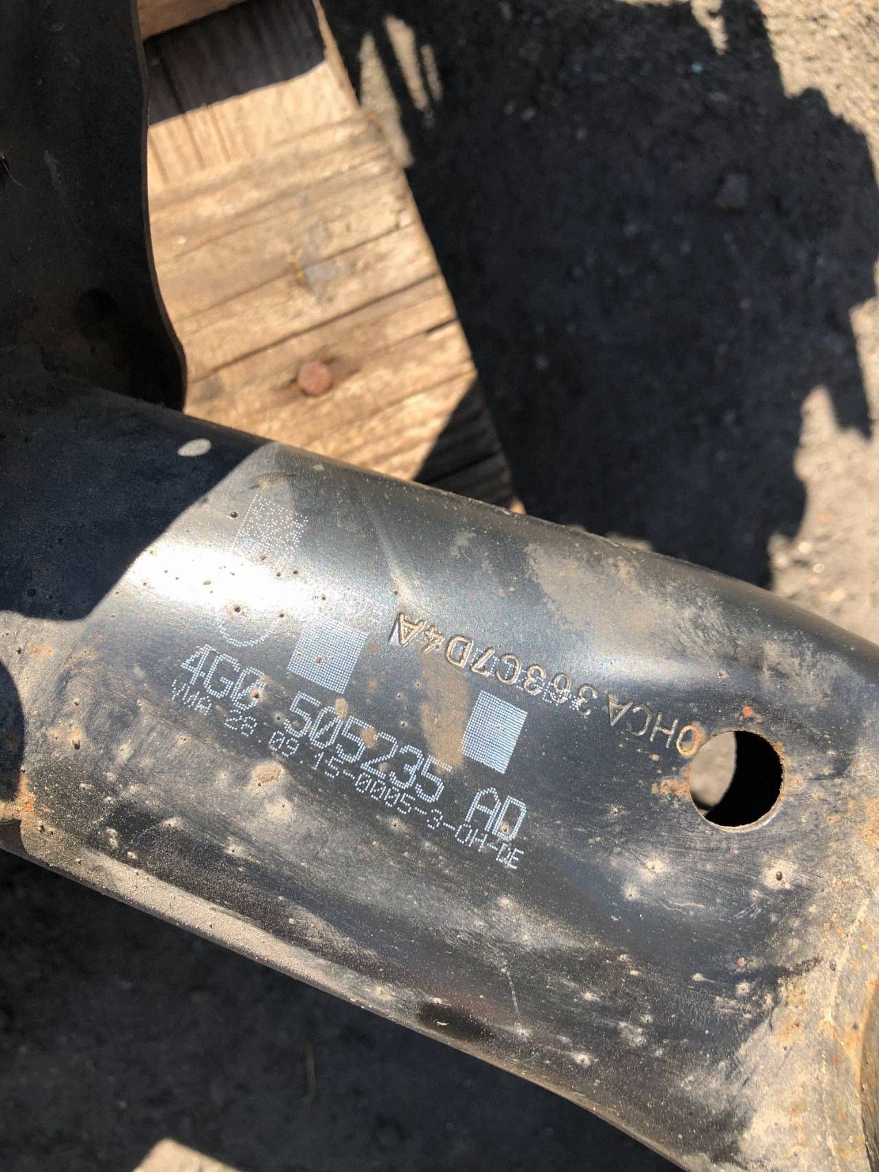 OEM 4G0505235AD Bakvagnsbalk för Audi A7 image 7