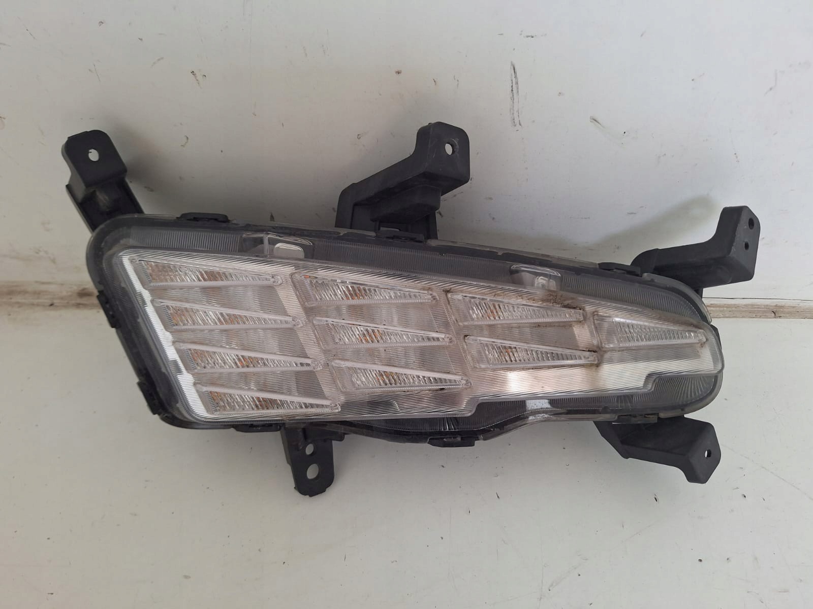Farol DRL Direito Hyundai I30 III OEM 92208G4600 image 2