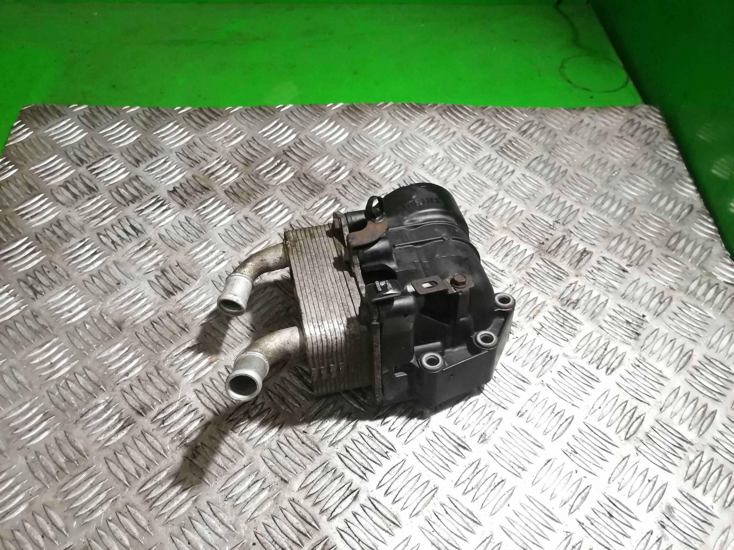 Tapa filtro aceite OEM 264102F020 para Kia Sorento II image 2