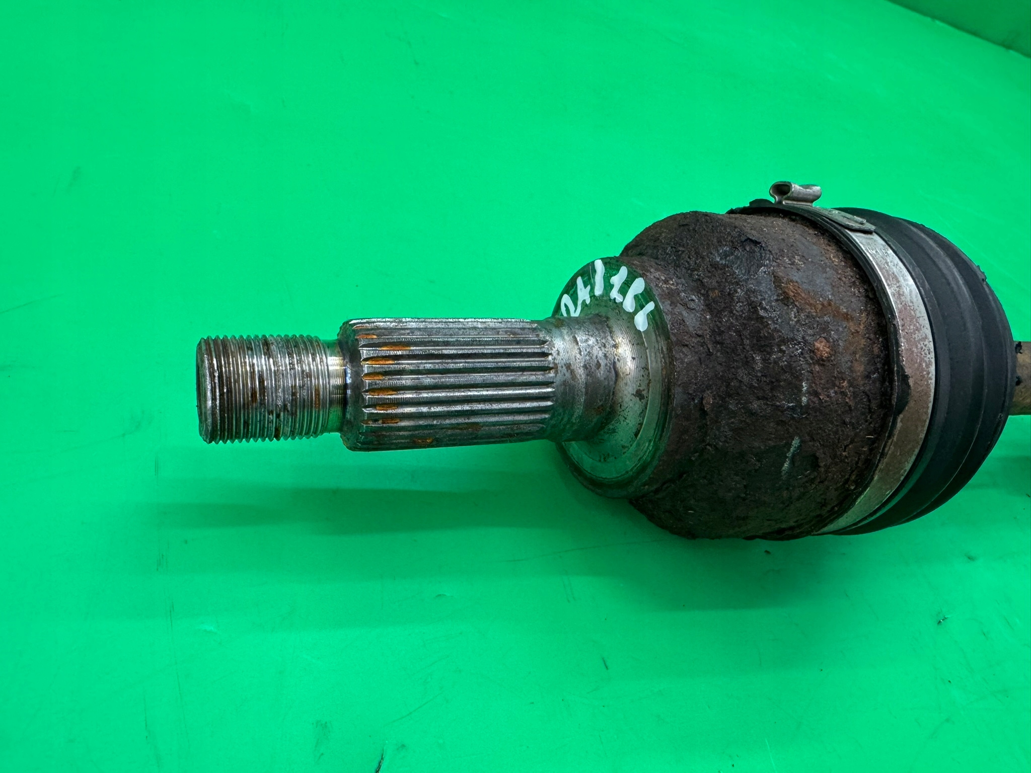 Etuakselin vetoakseli oikea FG0525500D Mazda 3 II BL 1.6 B 16v 08-13